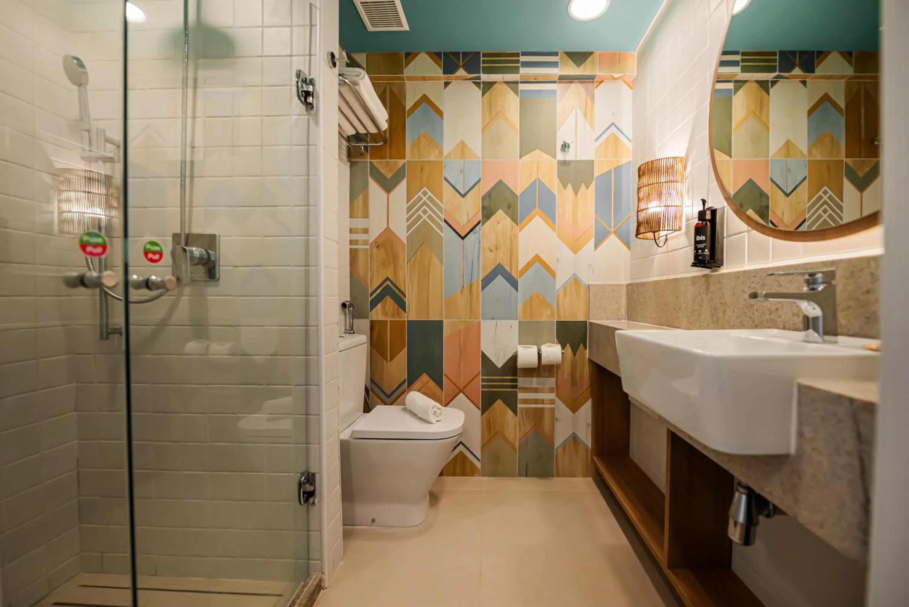 Bathroom in Ibis Styles Maragogi - O primeiro Ibis Styles pé na areia do Brasil