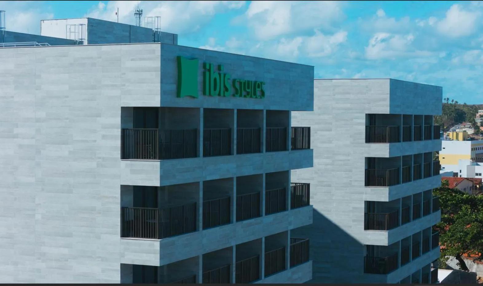 Property building in Ibis Styles Maragogi - O primeiro Ibis Styles pé na areia do Brasil
