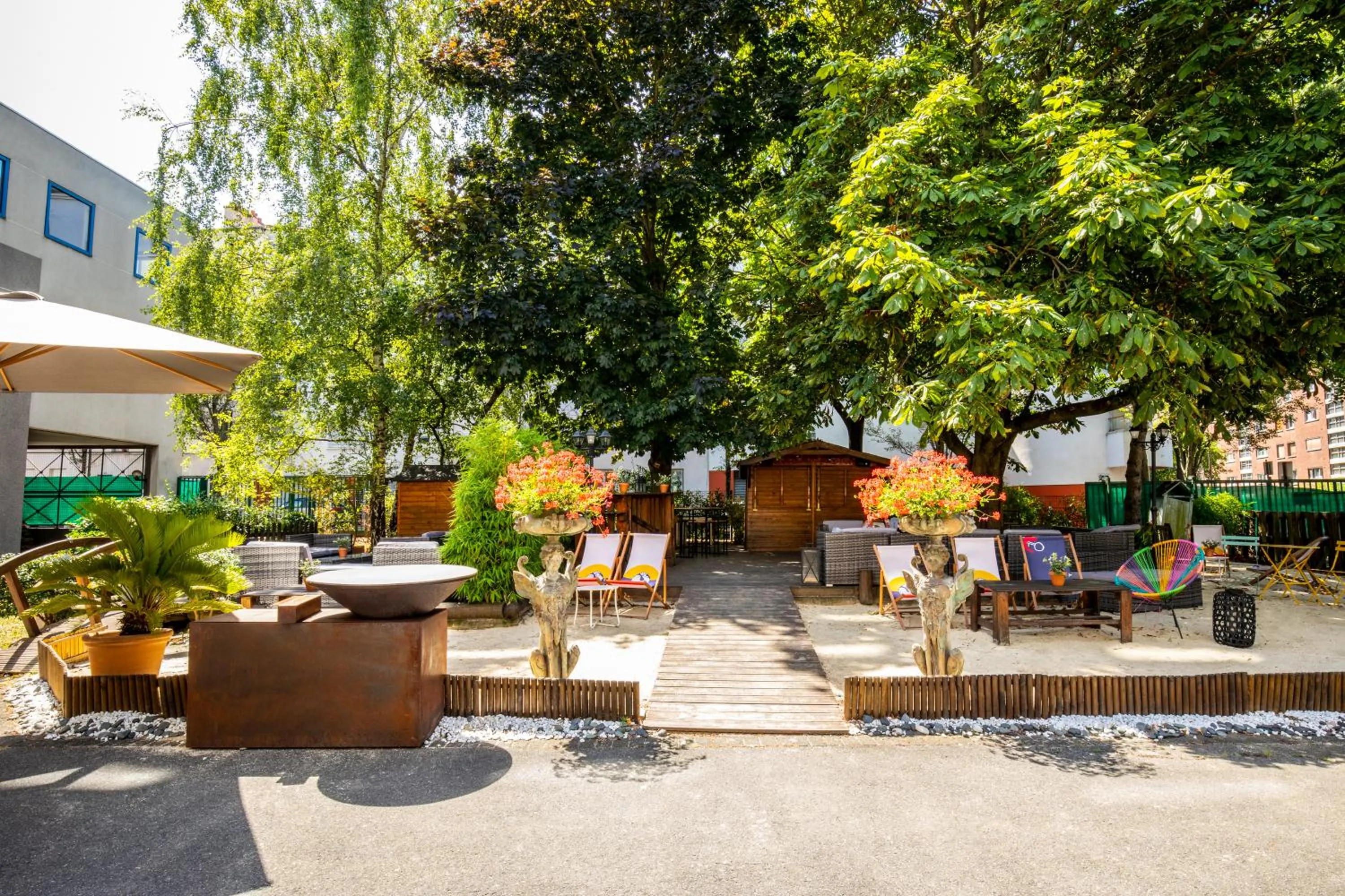 Patio in ibis Styles Paris Porte de Pantin Philharmonie