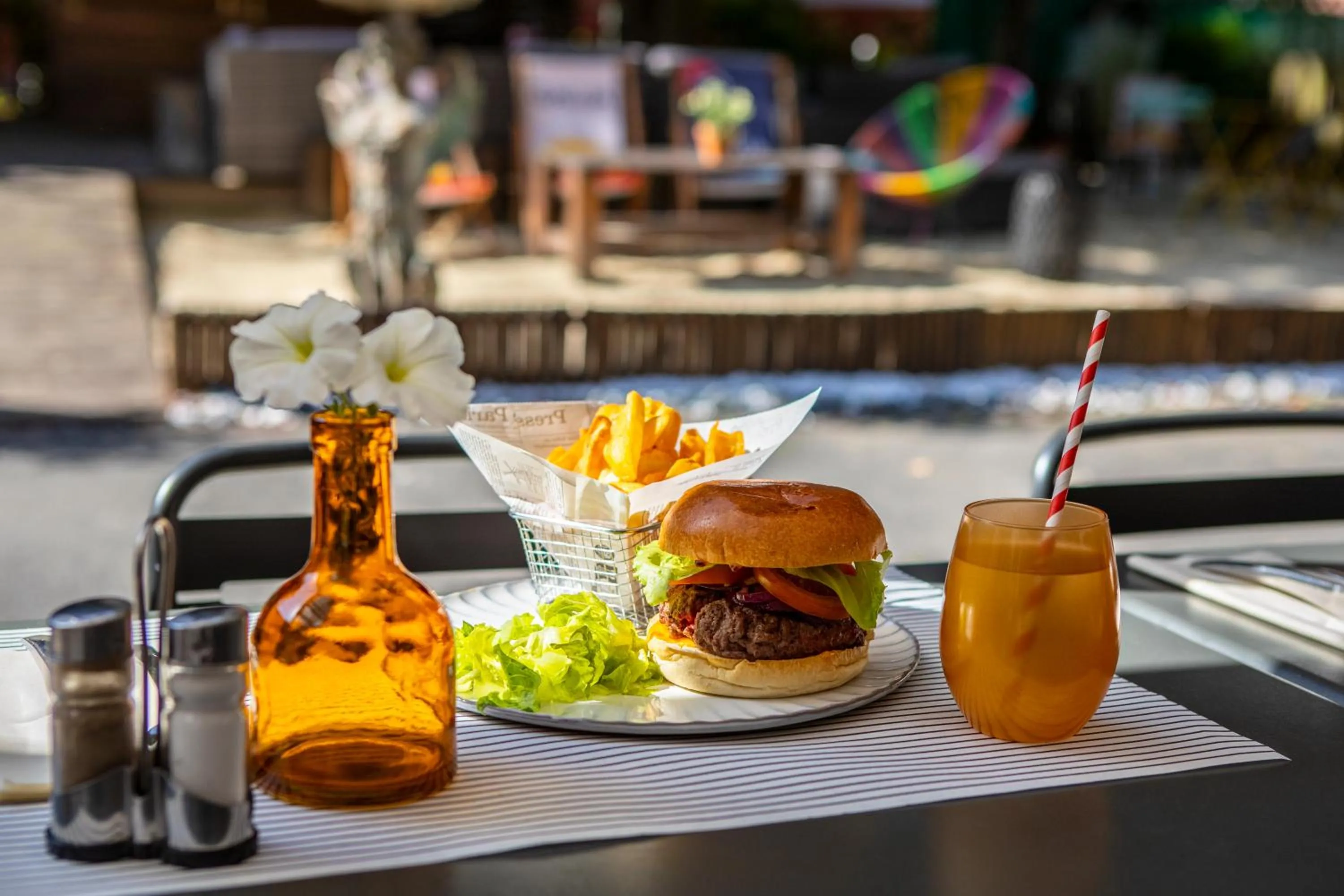 Food and drinks in ibis Styles Paris Porte de Pantin Philharmonie