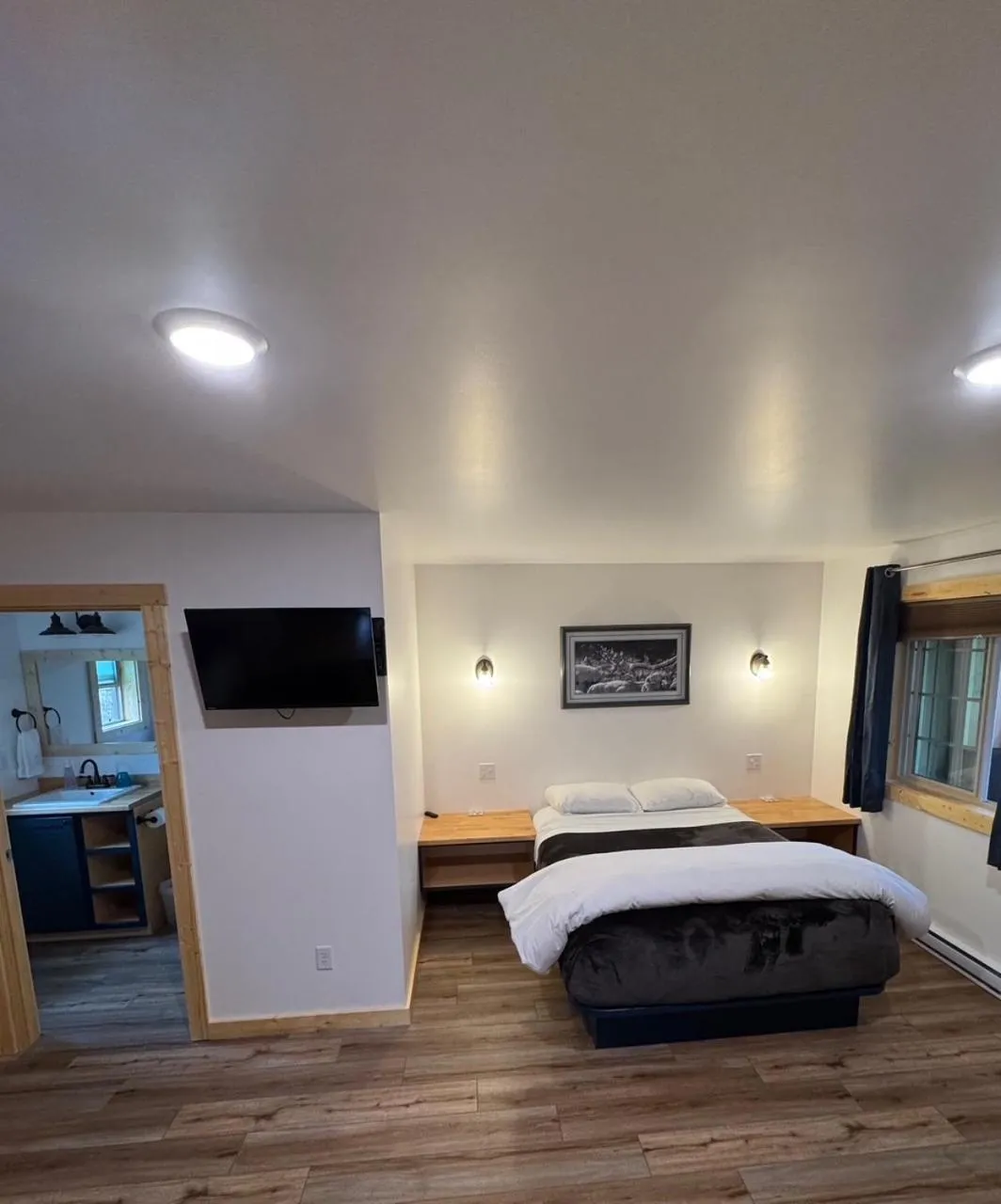 Bed in Talkeetna Wilderness Lodge & Cabin Rentals