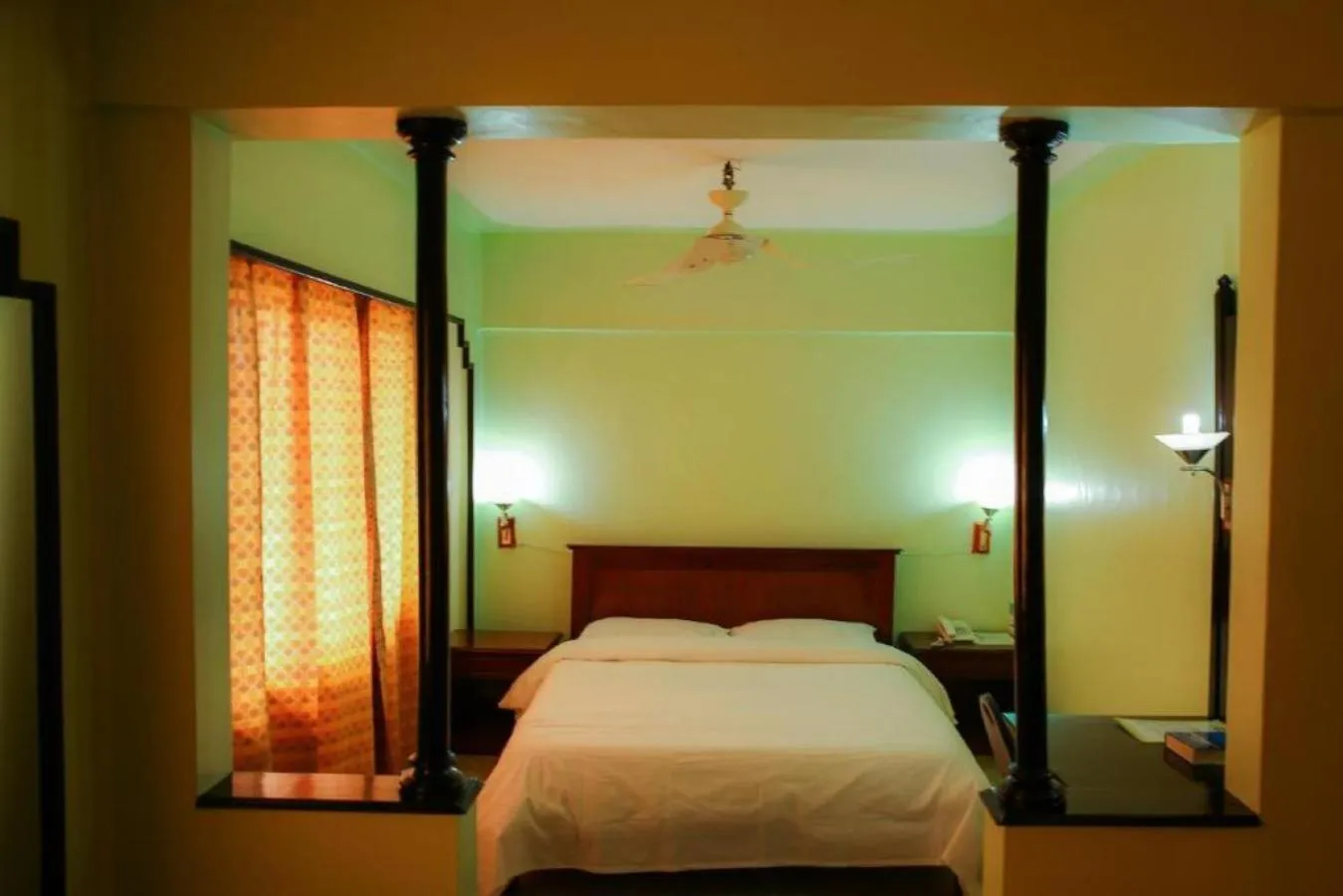 Bedroom in Sandton Palace Hotel