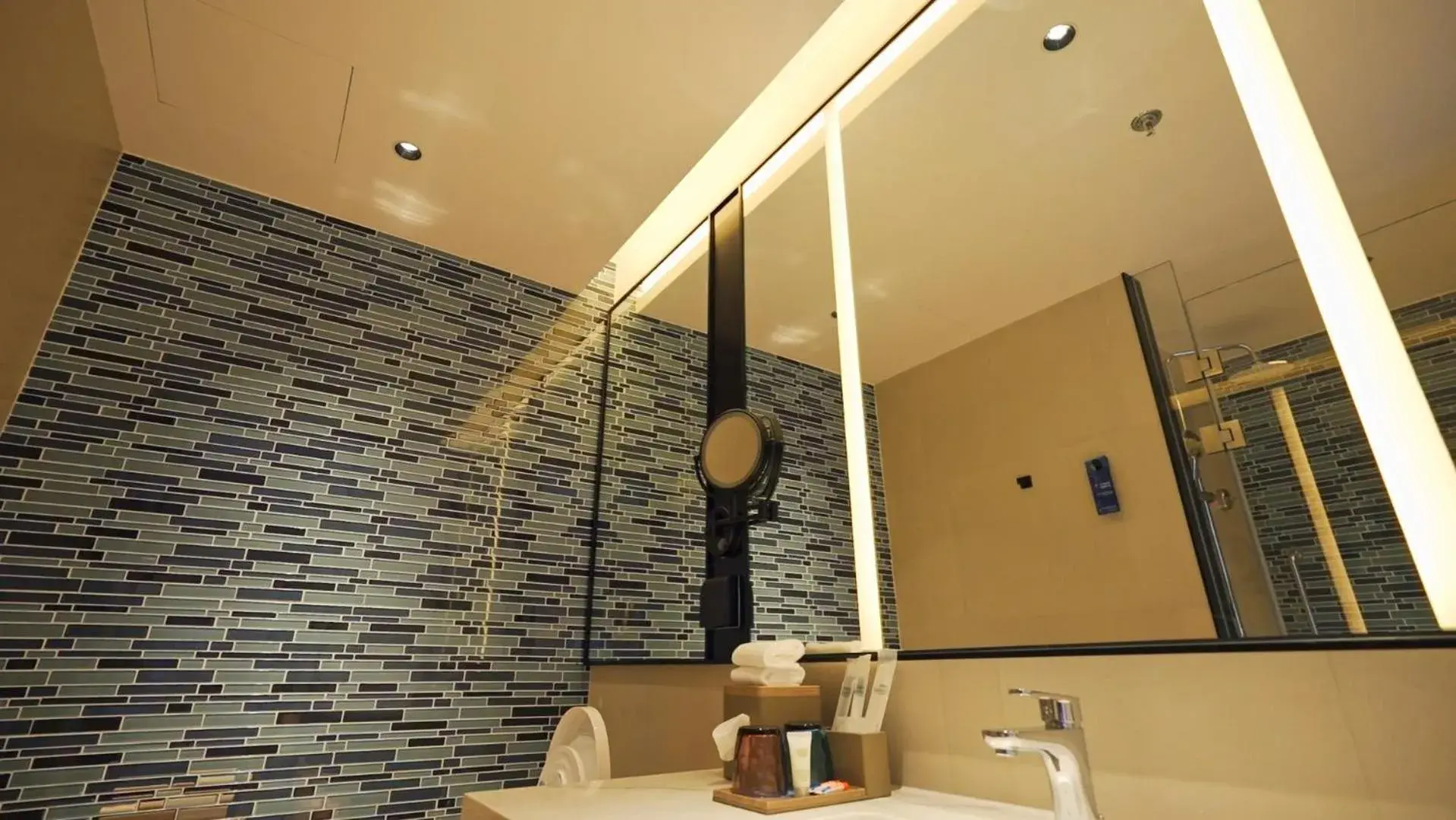 Superior King Room in Fairfield by Marriott Hangzhou Qiantang Superior King Room in Fairfield by Marriott Hangzhou Qiantang