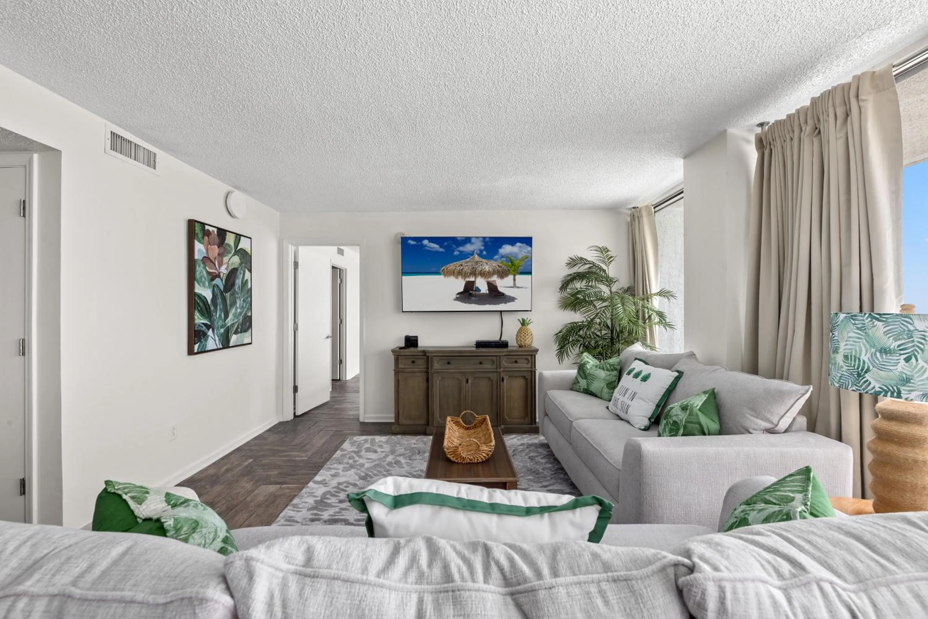 Bed in Sandpiper Beacon Beach Resort