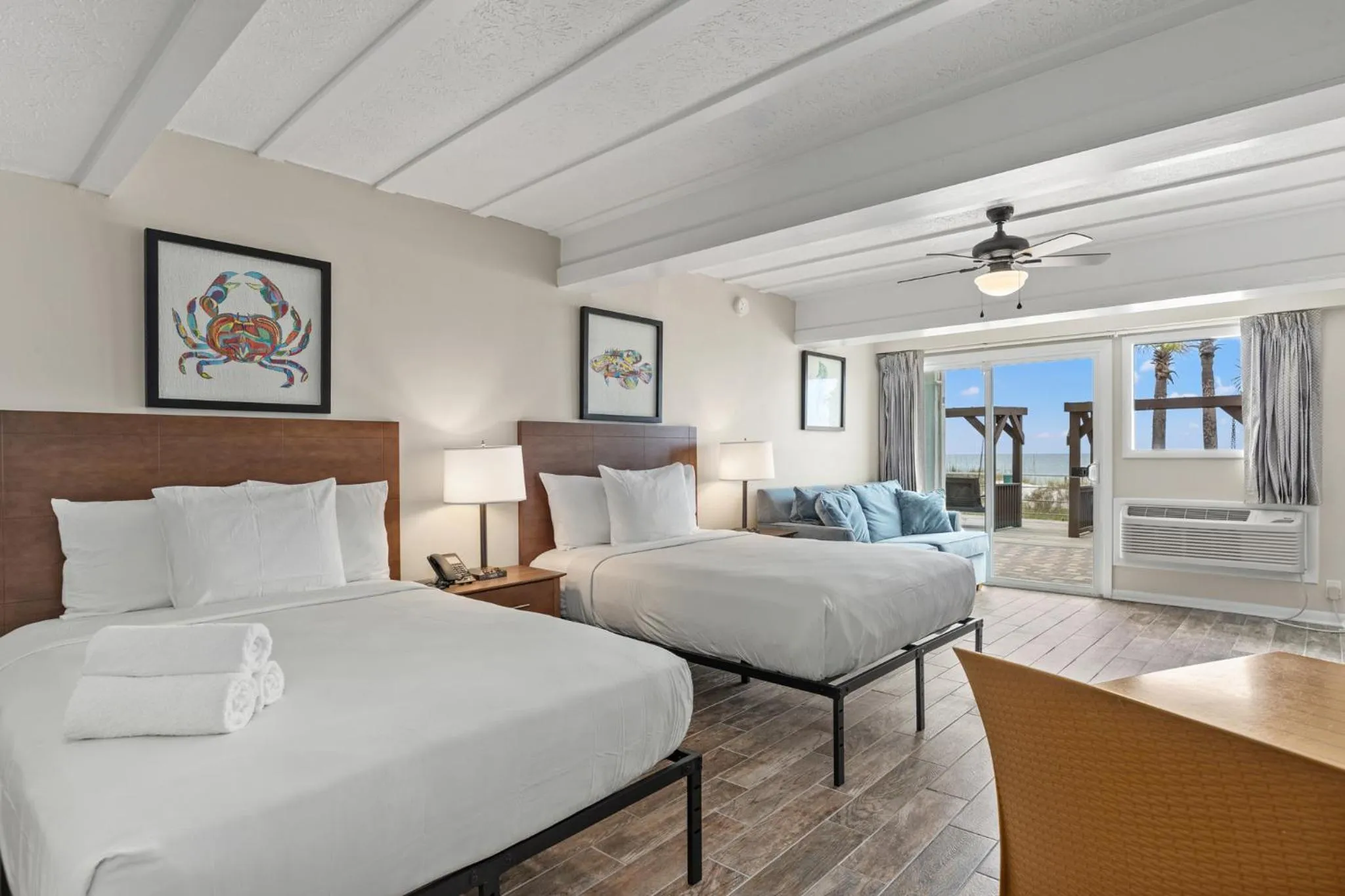 Bed in Sandpiper Beacon Beach Resort