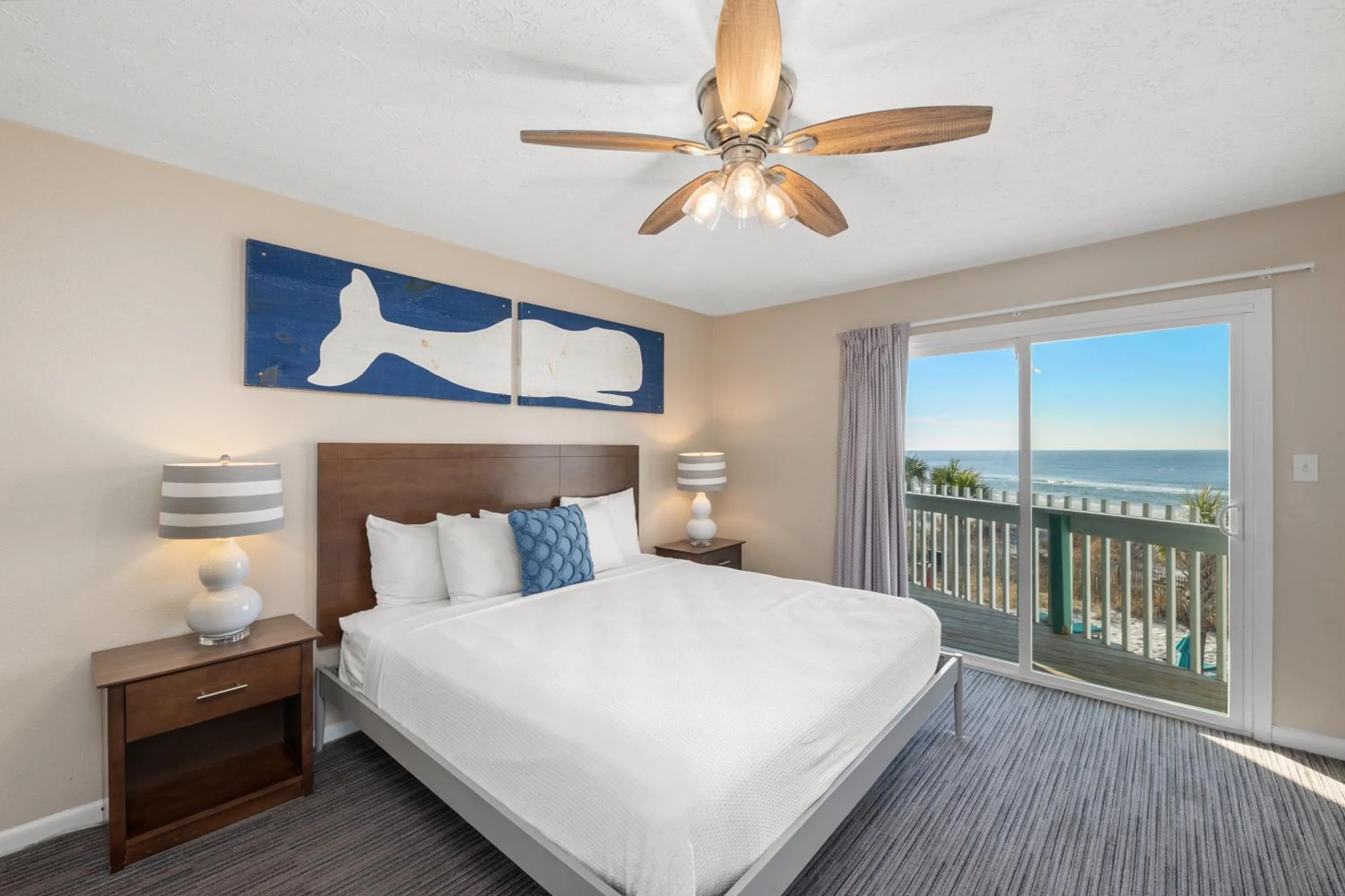 Bed in Sandpiper Beacon Beach Resort