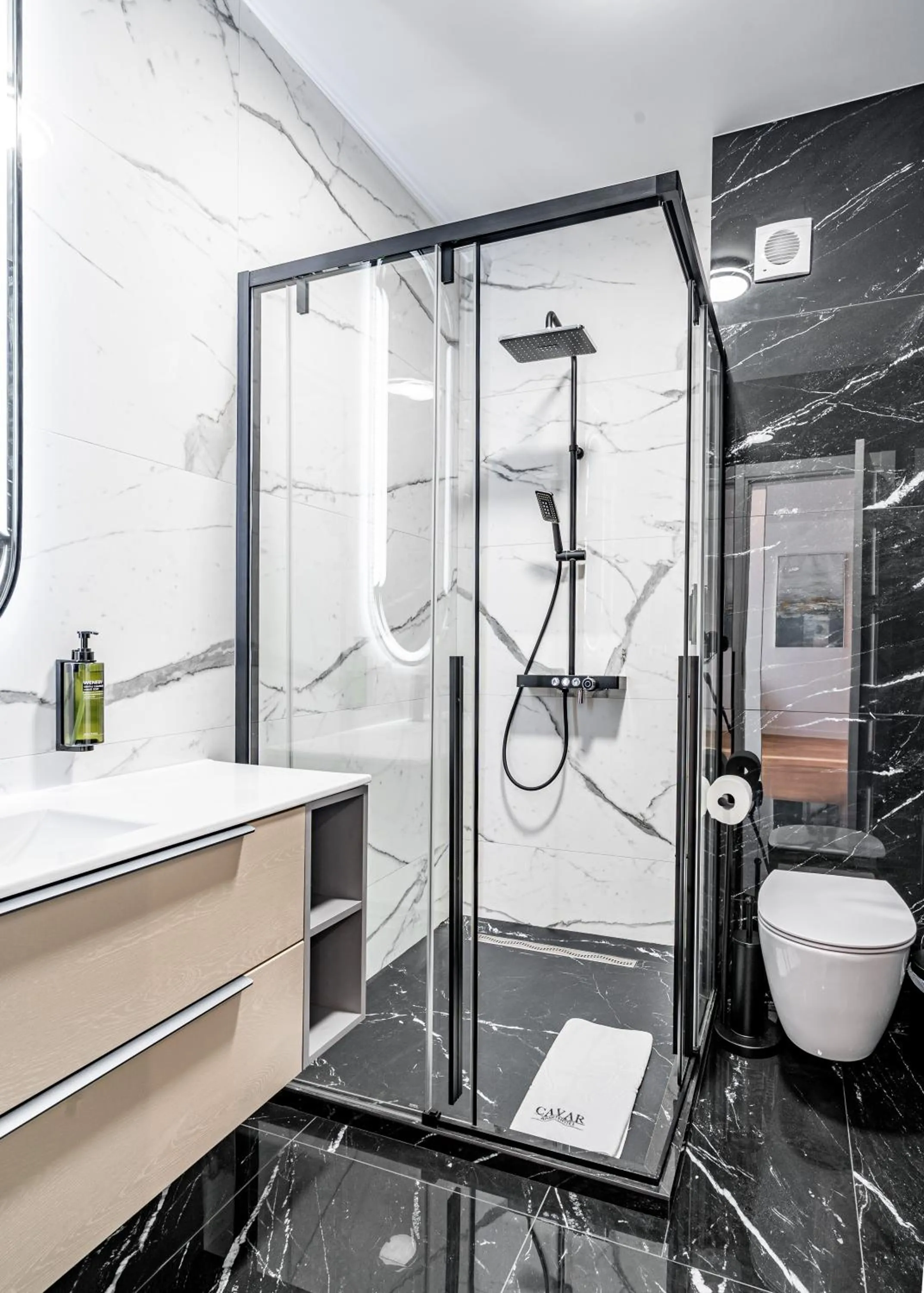 Shower in Cavar Aparthotel