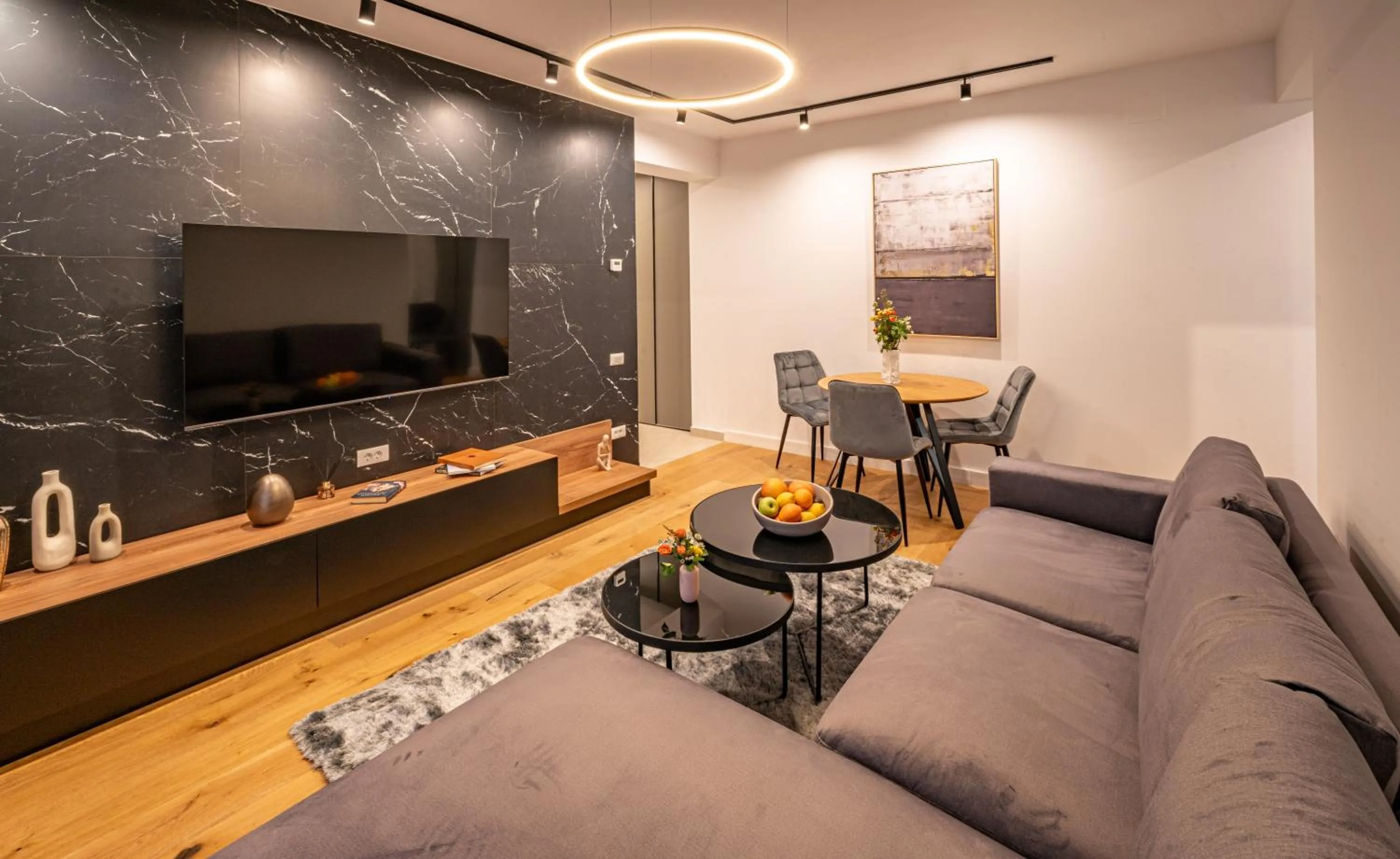 Communal lounge/ TV room in Cavar Aparthotel