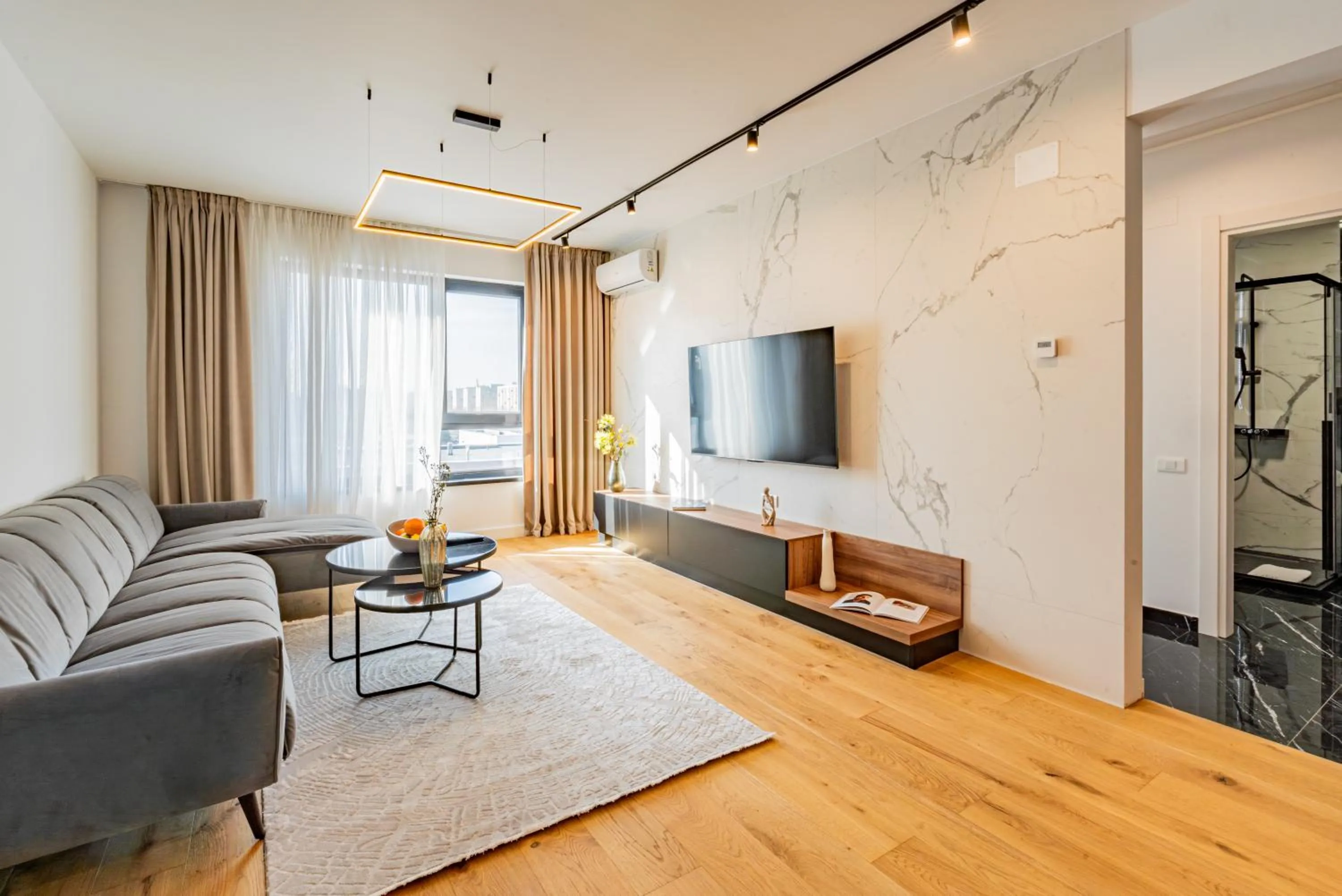 Communal lounge/ TV room in Cavar Aparthotel