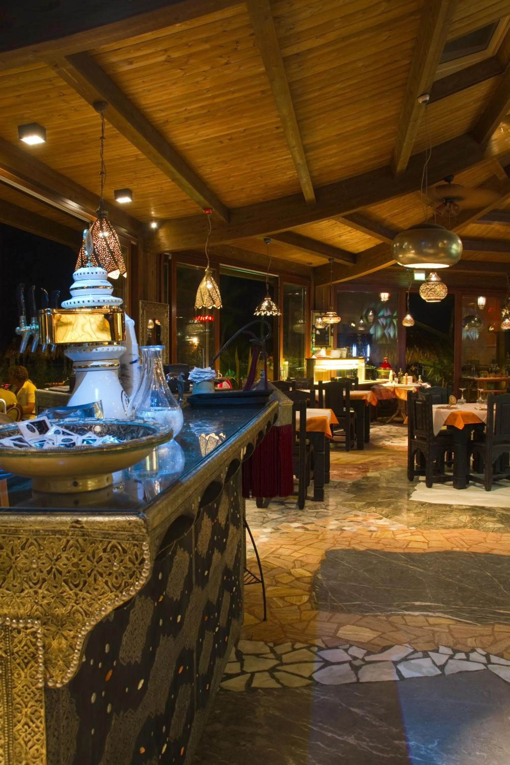 Restaurant/places to eat in Oasi Beach Hotel