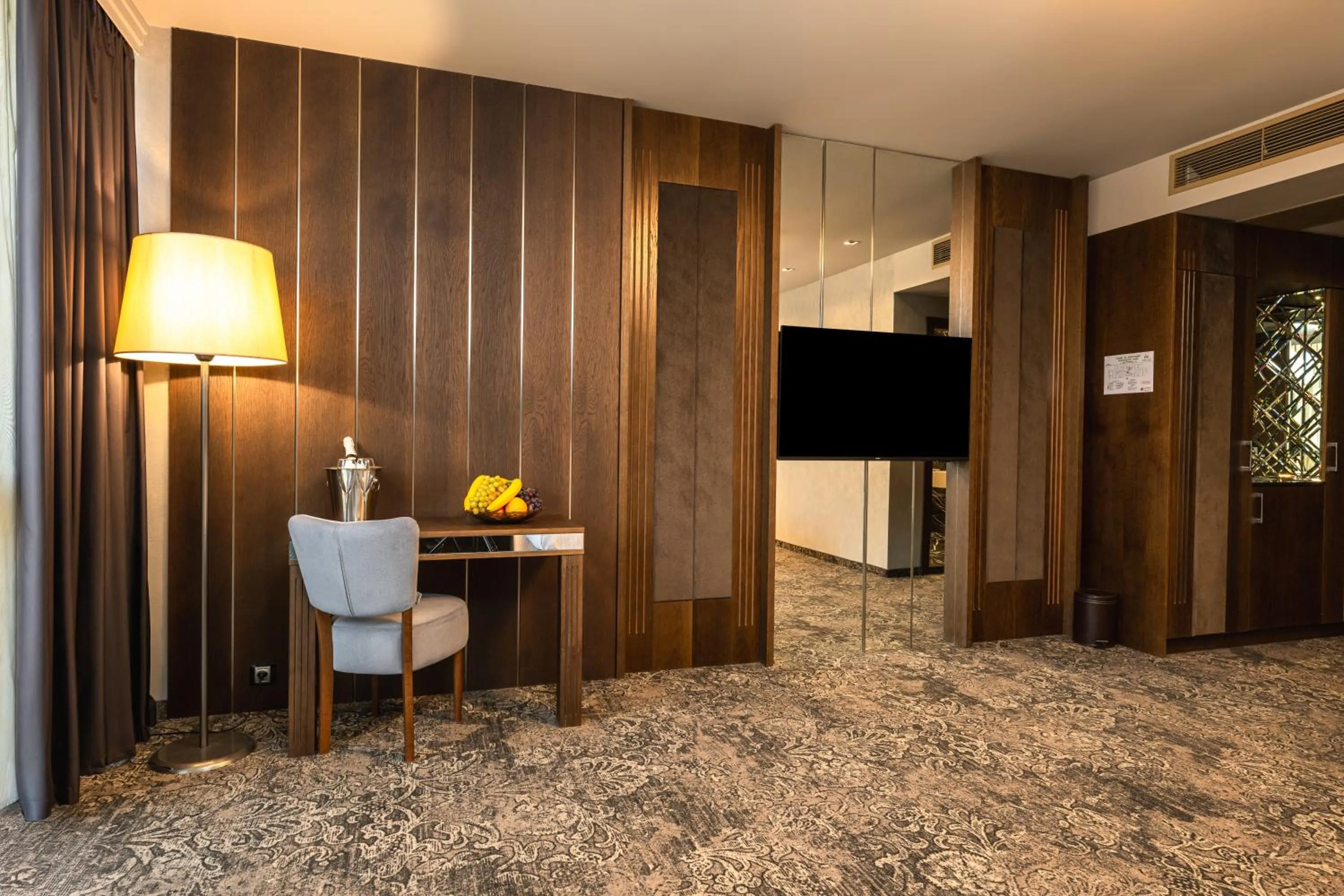 Photo of the whole room in Hotel Royal Plovdiv