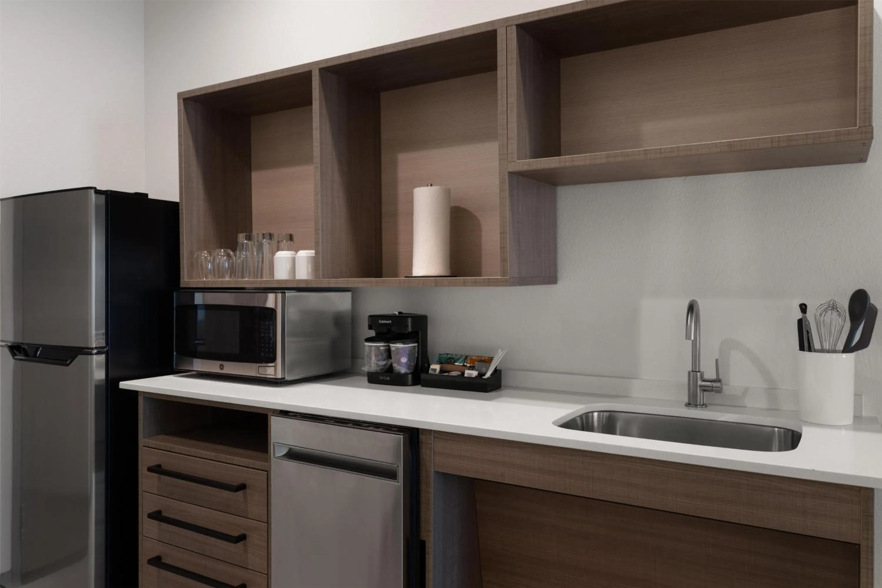 Kitchen or kitchenette in Home2 Suites By Hilton Austin South