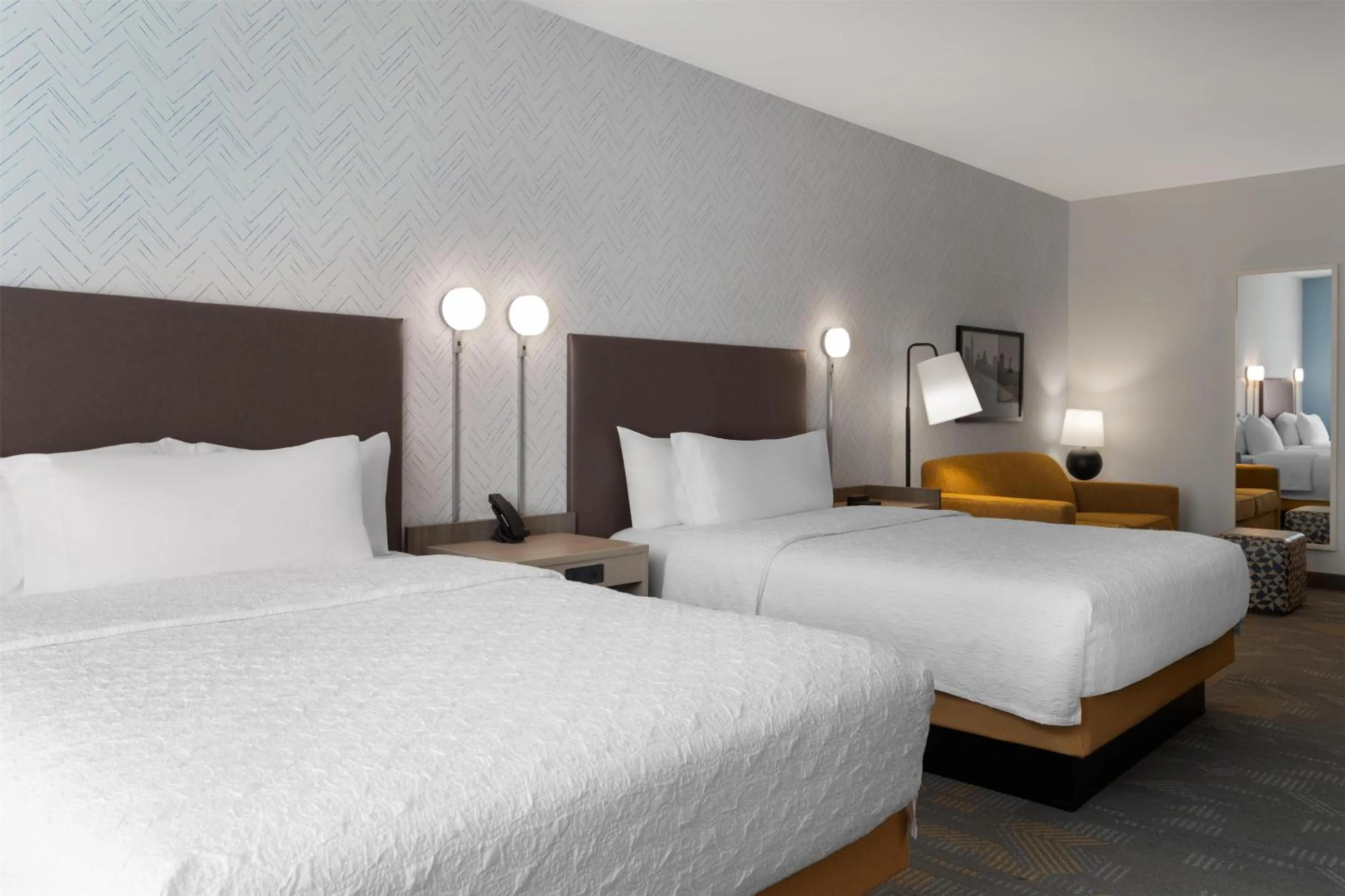 Bed in Home2 Suites By Hilton Austin South