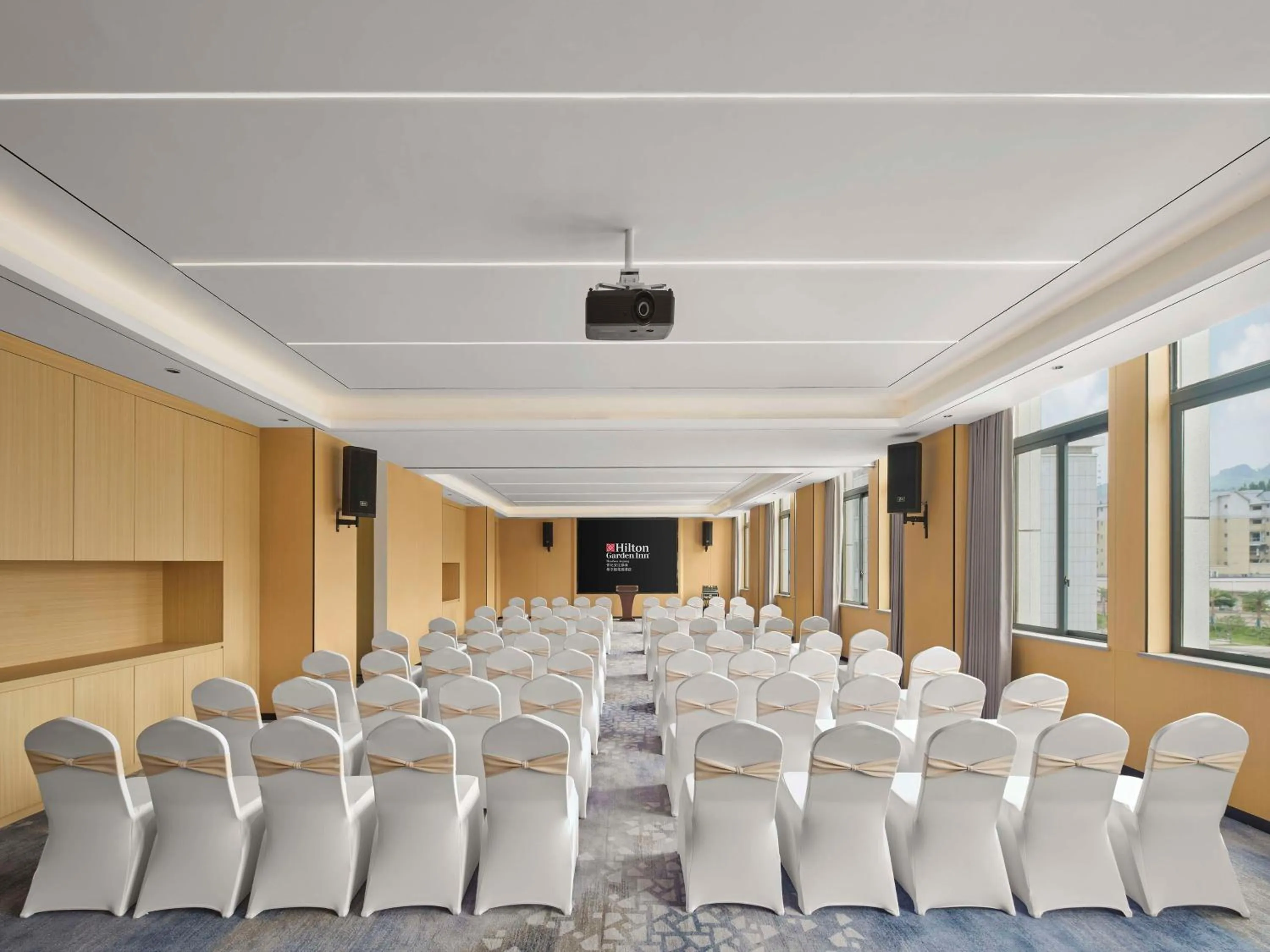 Meeting/conference room in Hilton Garden Inn Huaihua Anjiang
