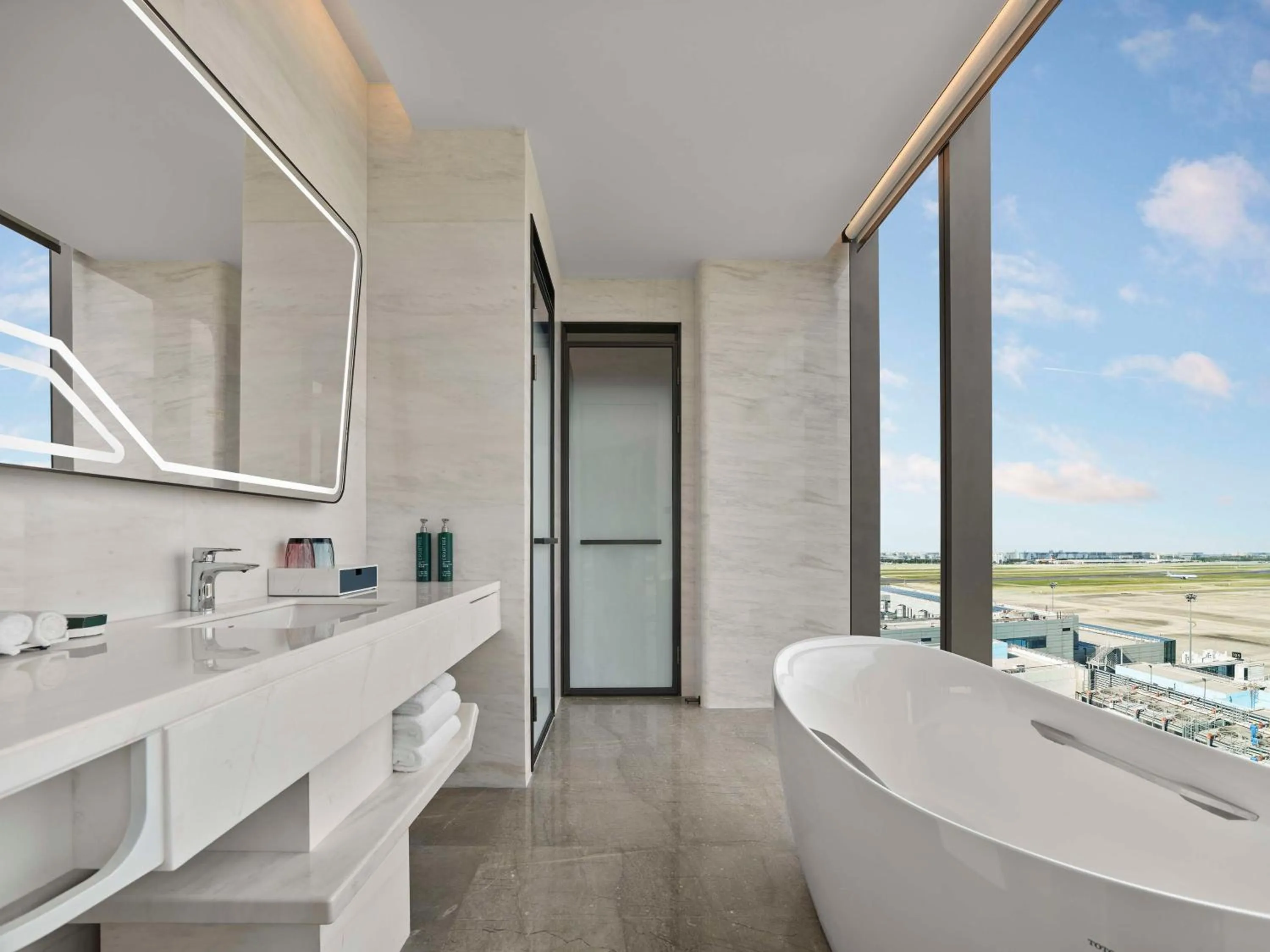 Bathroom in Hilton Shanghai Hongqiao International Airport