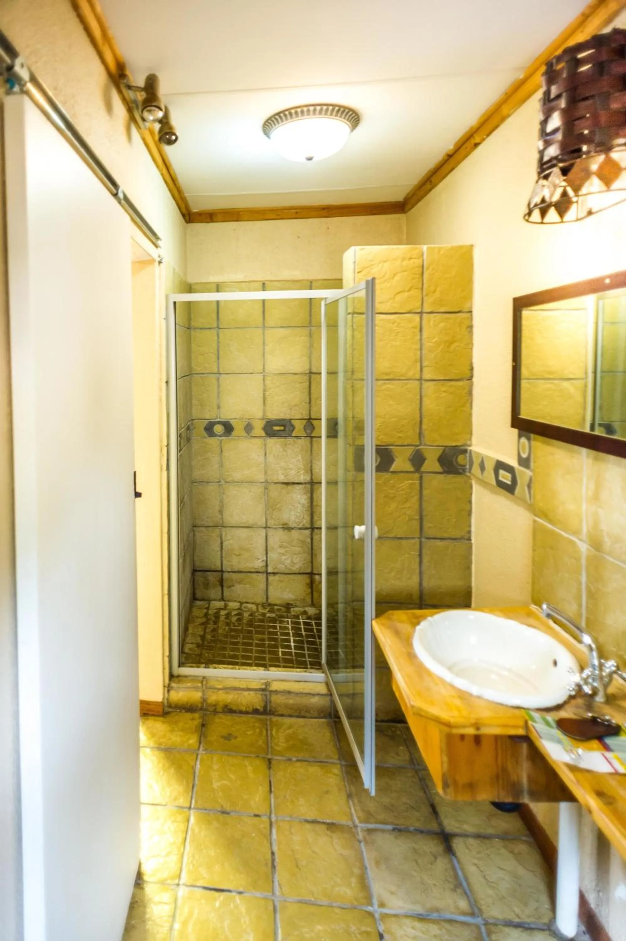 Shower in Bolivia Lodge