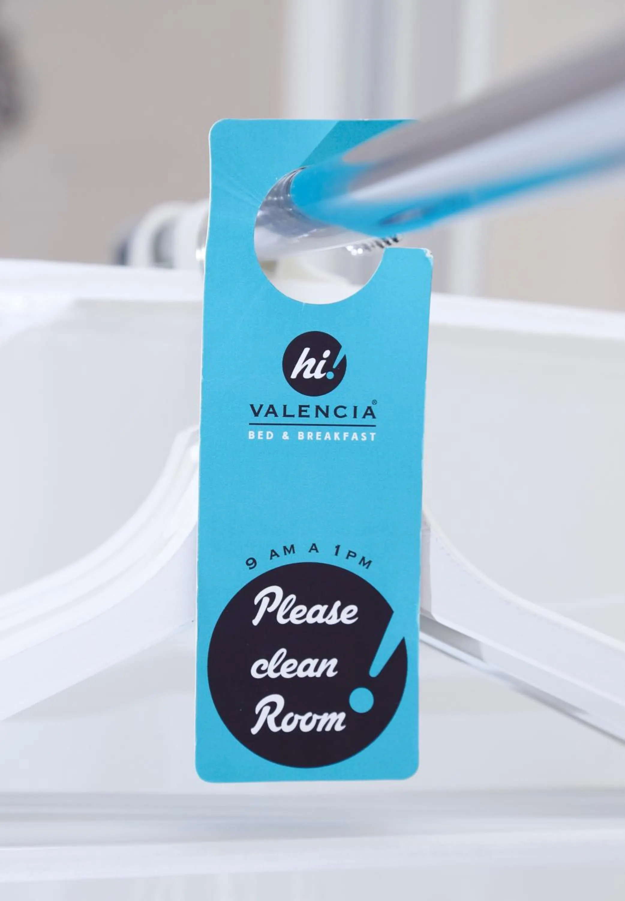 Logo/Certificate/Sign in Hi Valencia Boutique