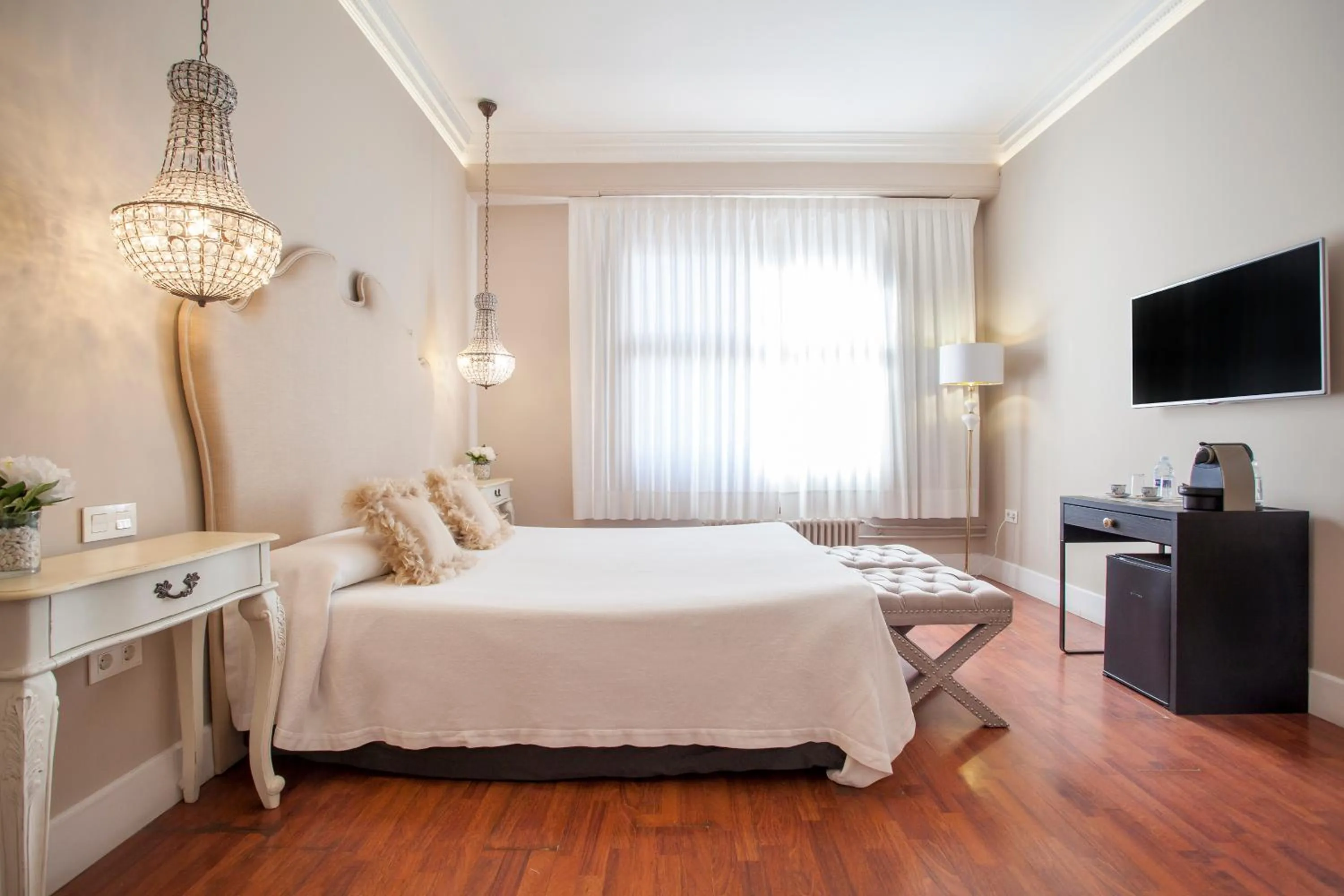 Bed in Hi Valencia Boutique