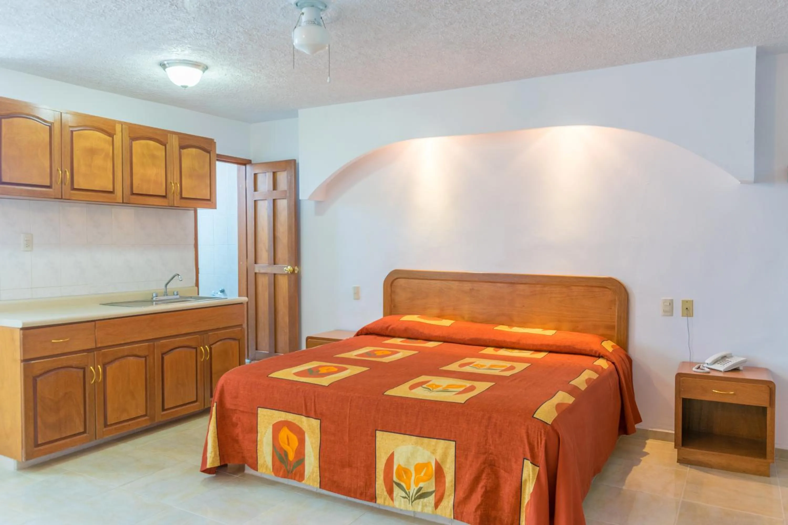 Bed in Suites Poliforum Inn