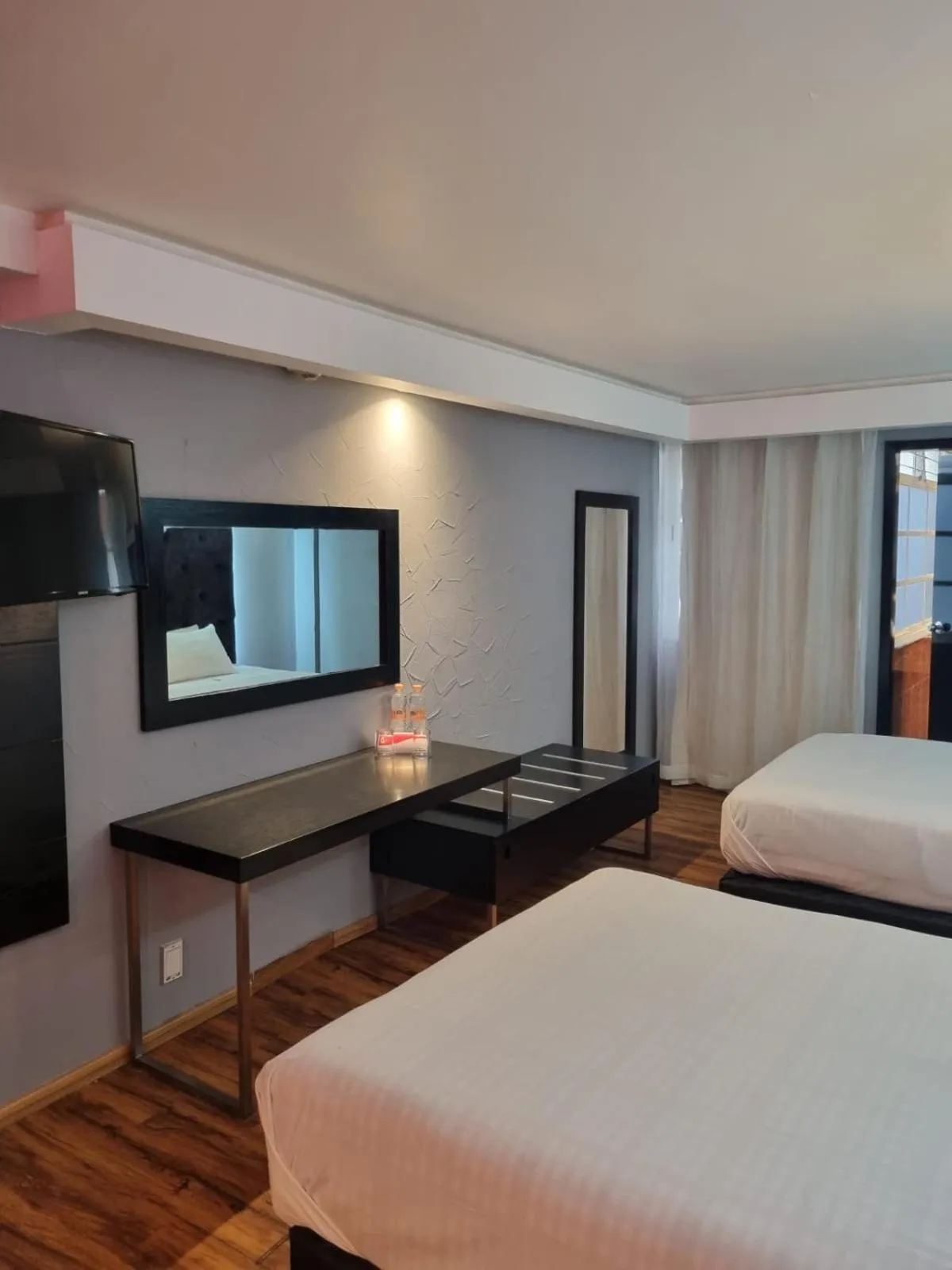 room service, Bed in Hotel Mexicali