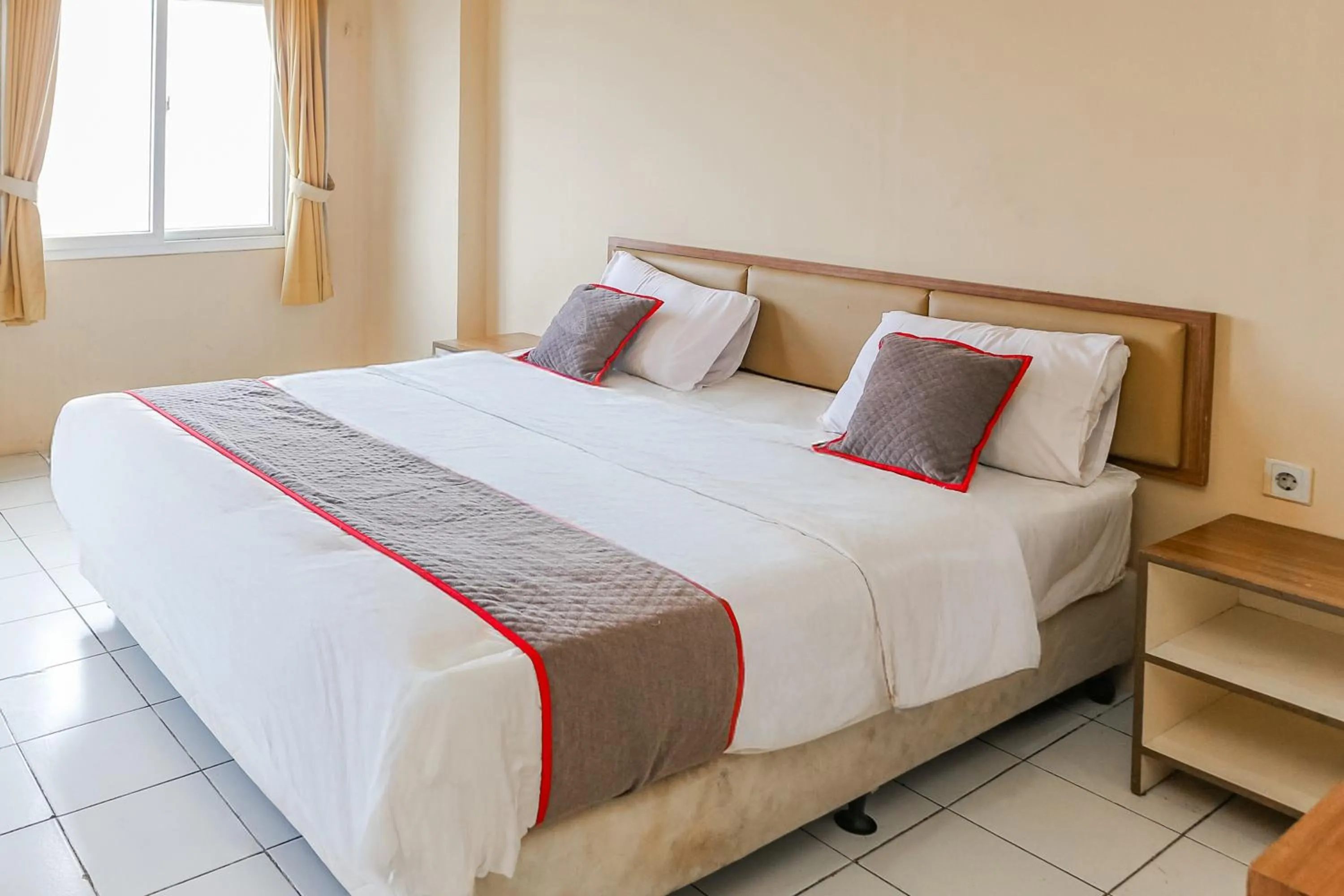 Bedroom, Bed in Collection O Serviced Apartmen Mutiara Kota