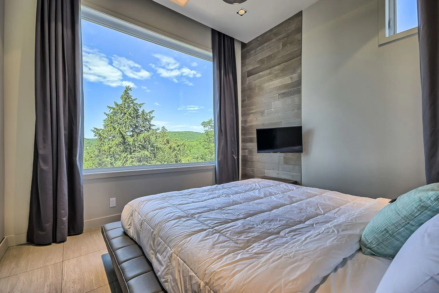 Bedroom, Bed in Bel Air Tremblant Hotel & Residences