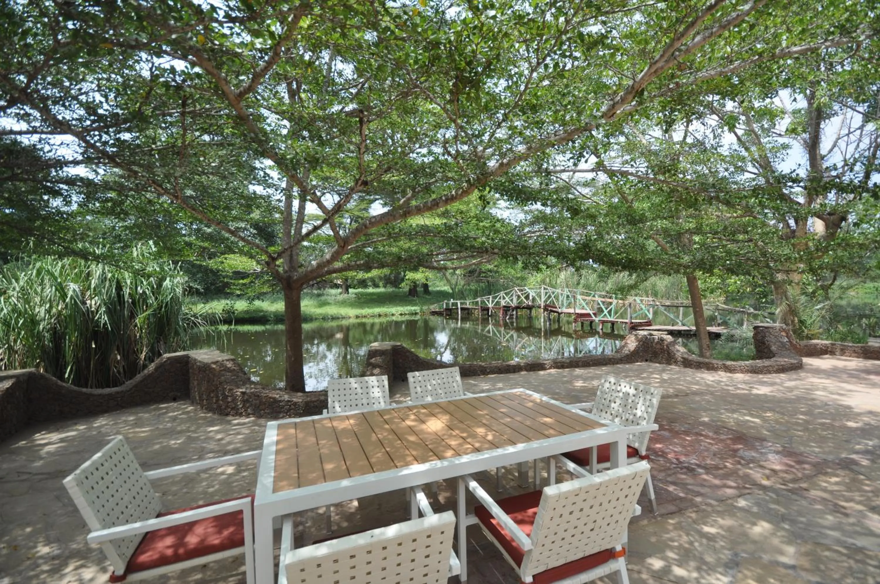 Restaurant/places to eat in Hunters Lodge