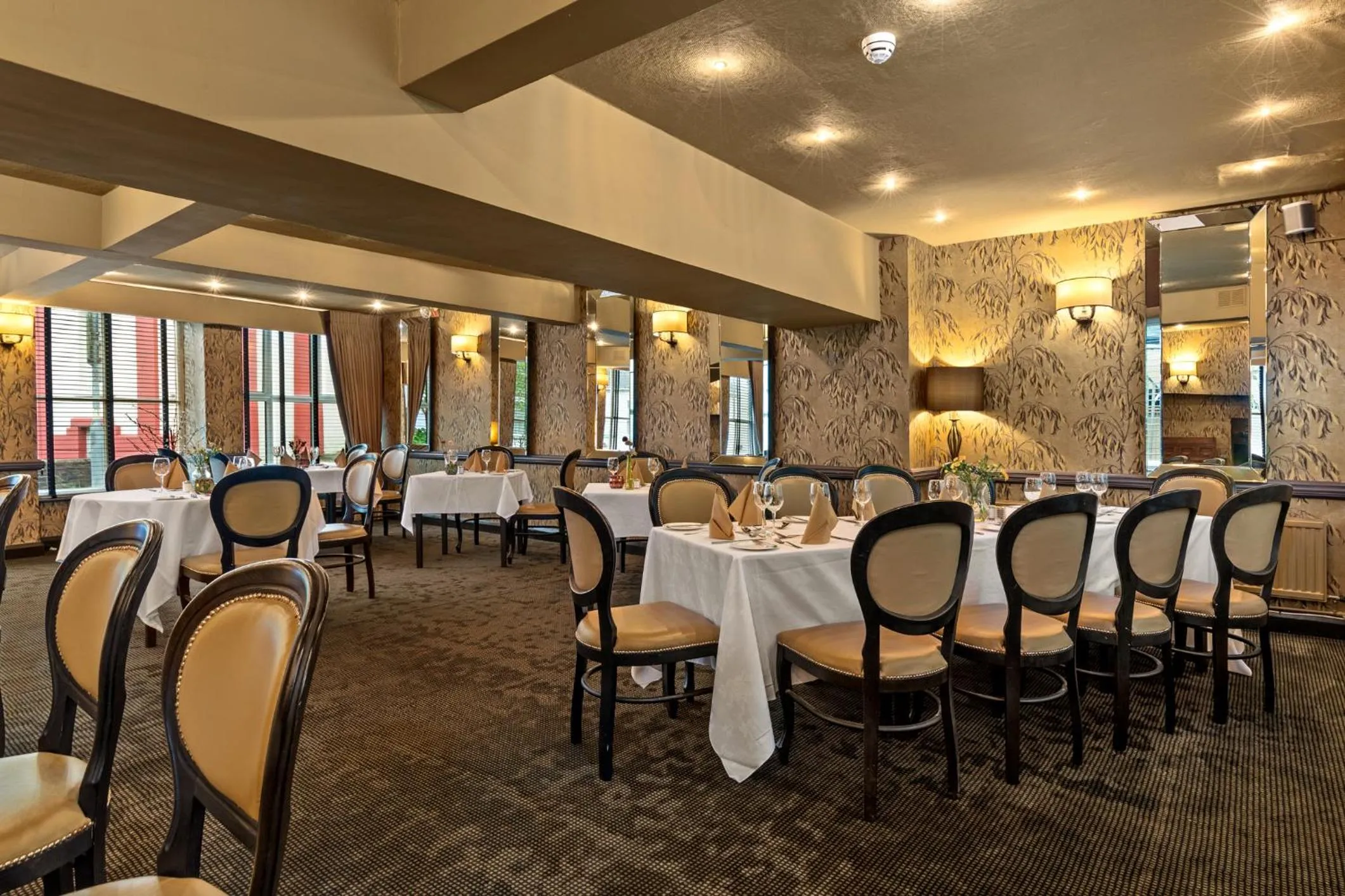 Restaurant/places to eat in Mariners Hotel