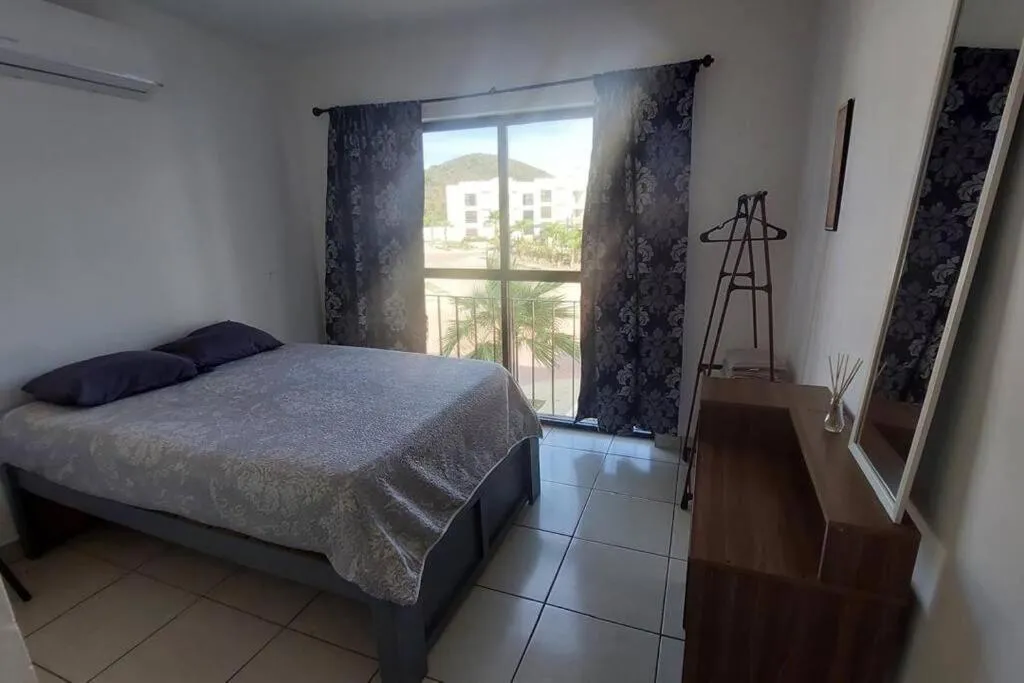 Bed in Azul Marino MZT