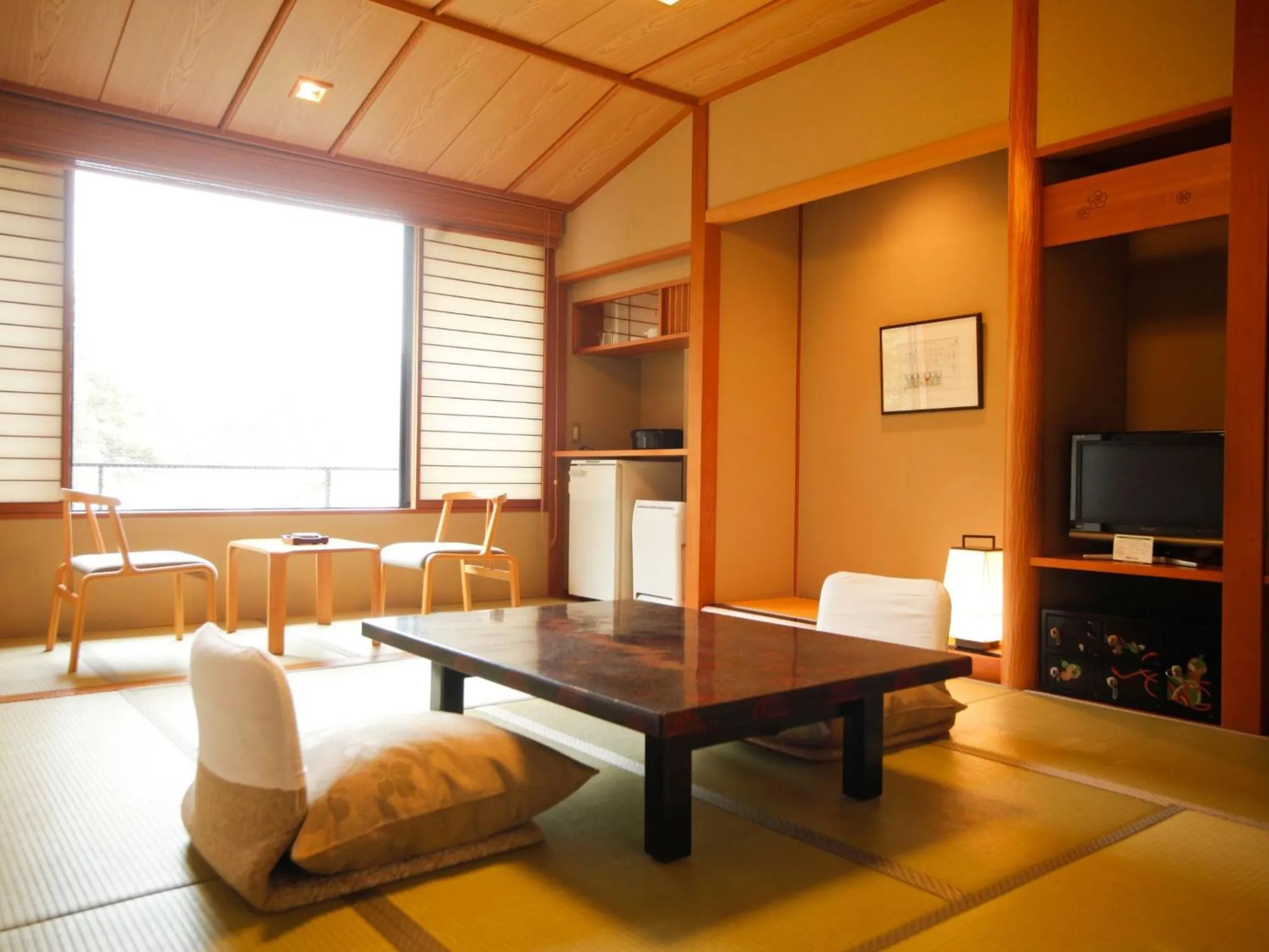 Photo of the whole room in Kinosakinoyado Ryokufukaku