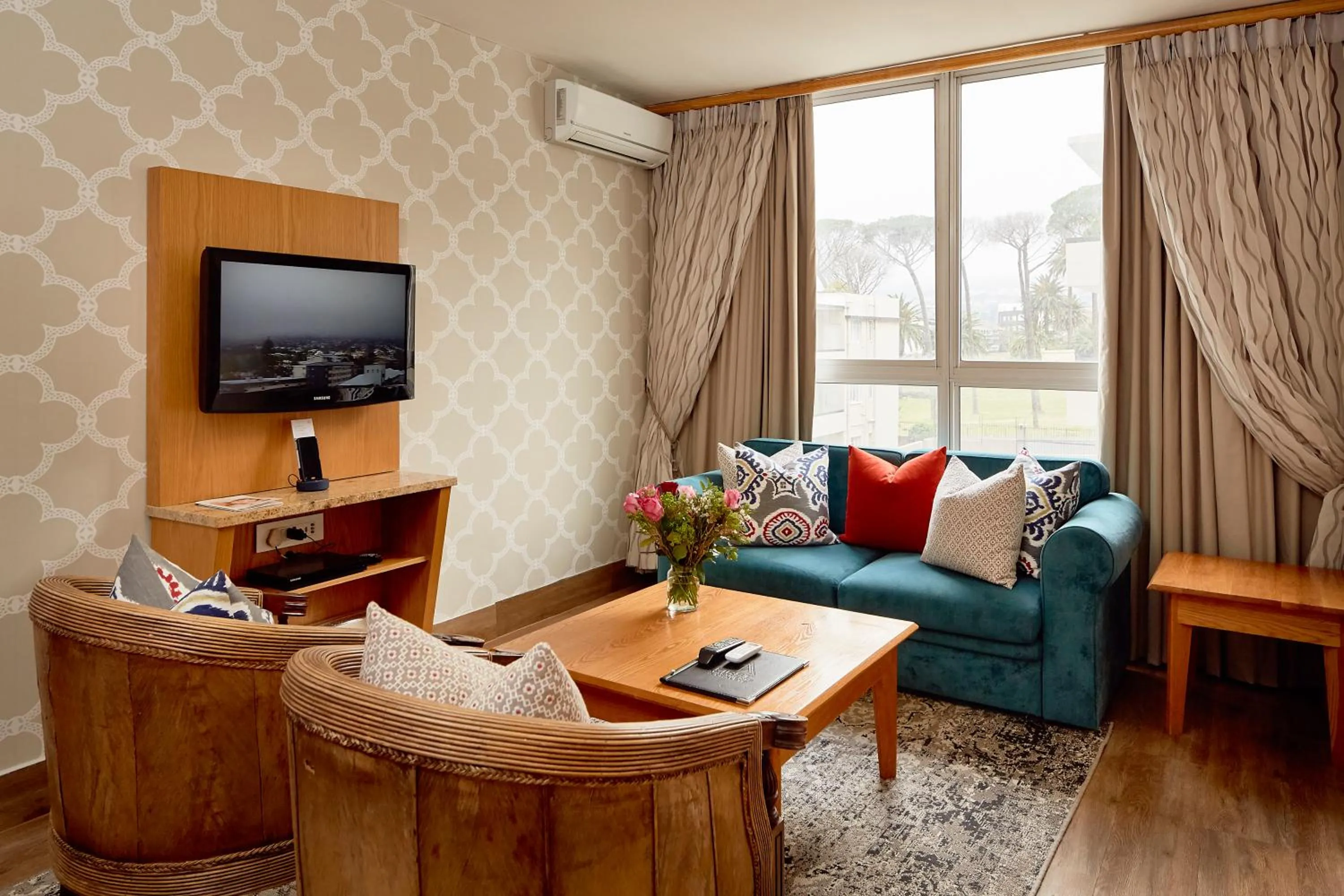 TV and multimedia in First Group Mount Sierra