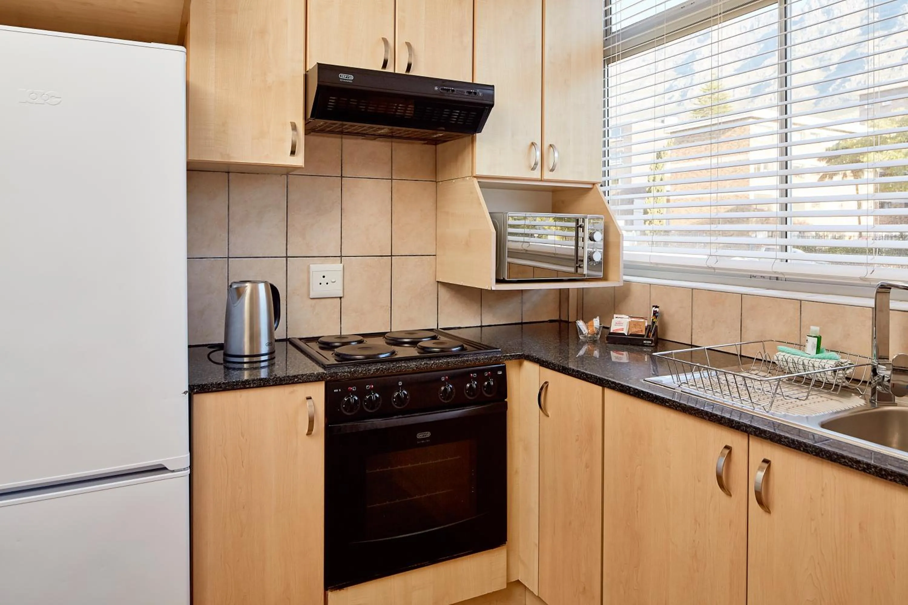 Kitchen or kitchenette in First Group Mount Sierra