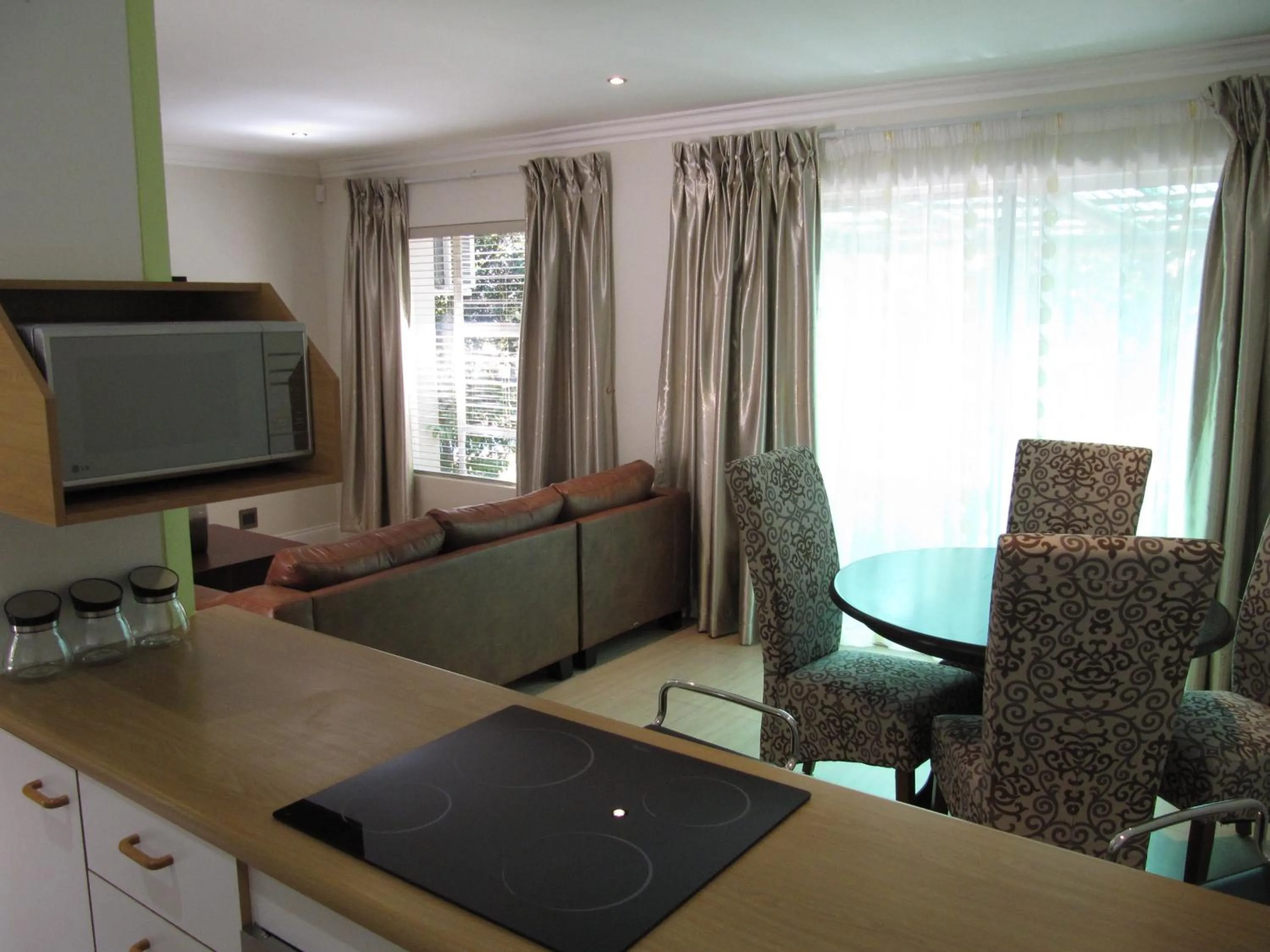 Kitchen or kitchenette in The Haystack On Homestead