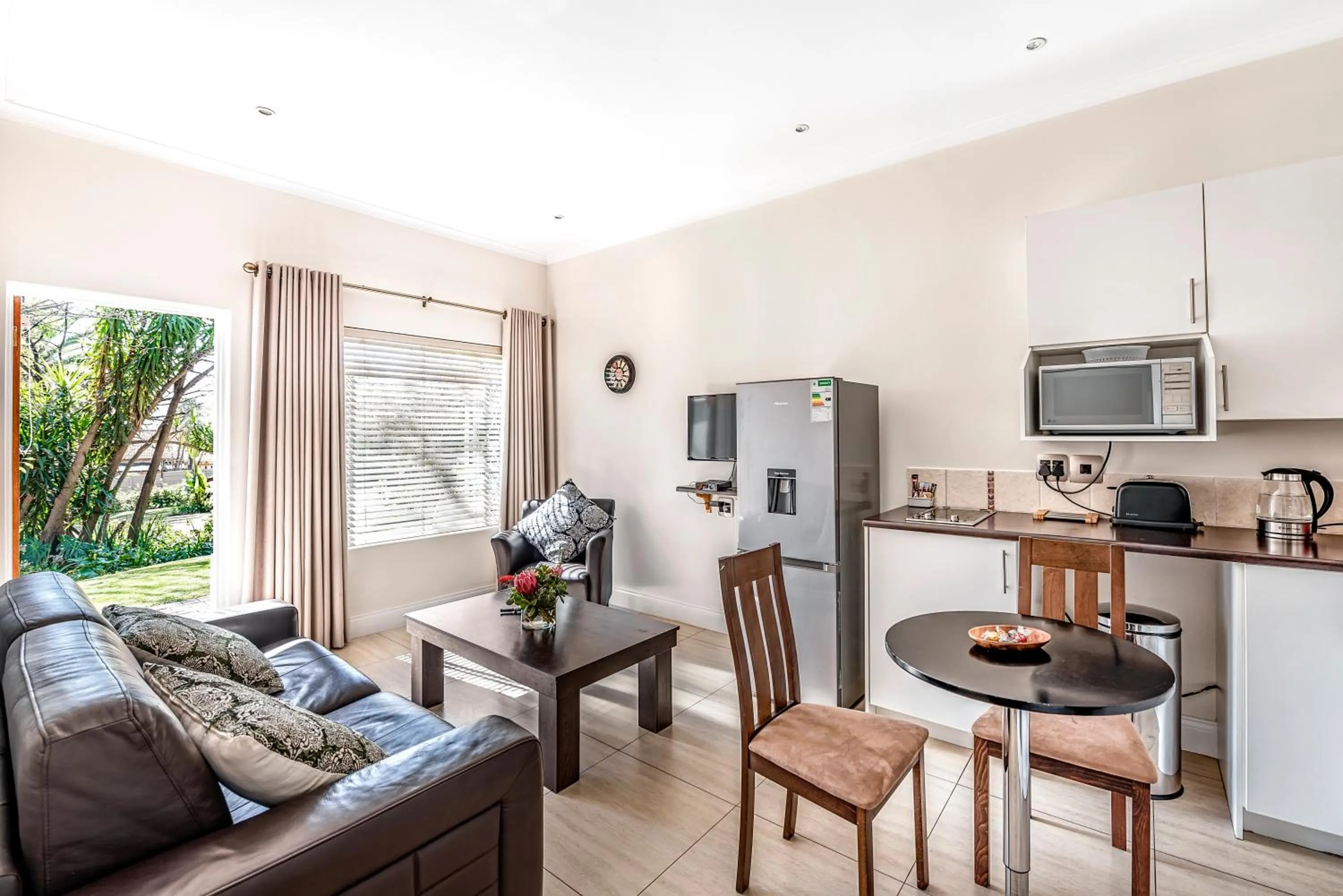 Kitchen or kitchenette in The Haystack On Homestead