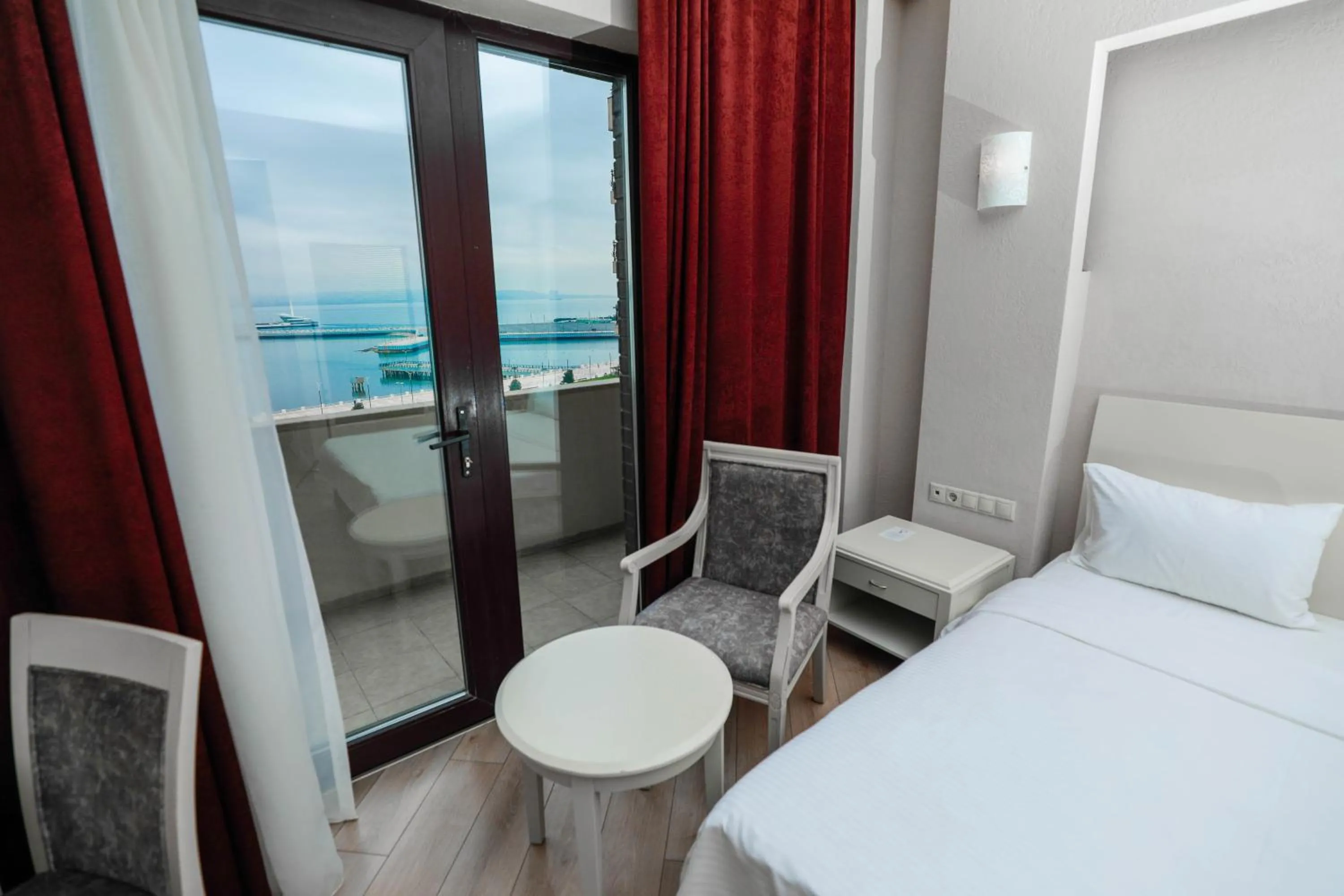 Bed in Park Dedeman Baku