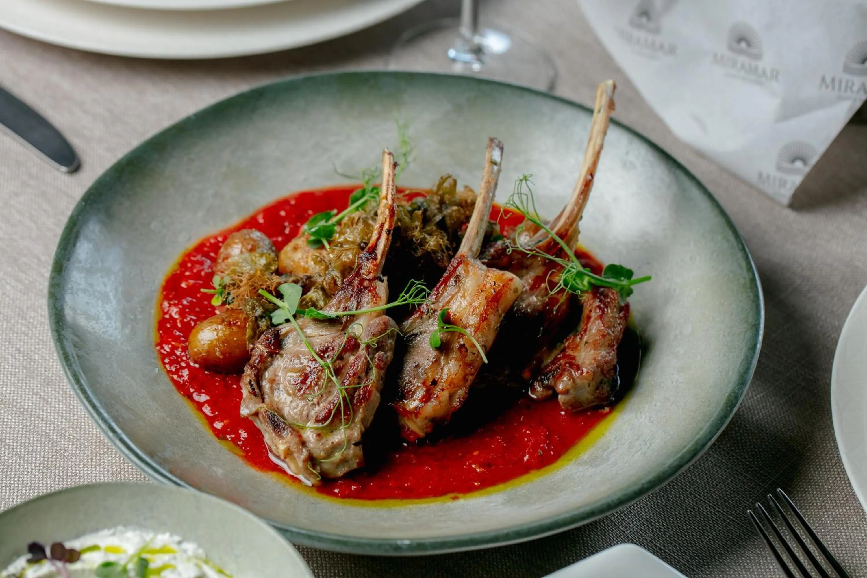 Restaurant/places to eat in Park Dedeman Baku