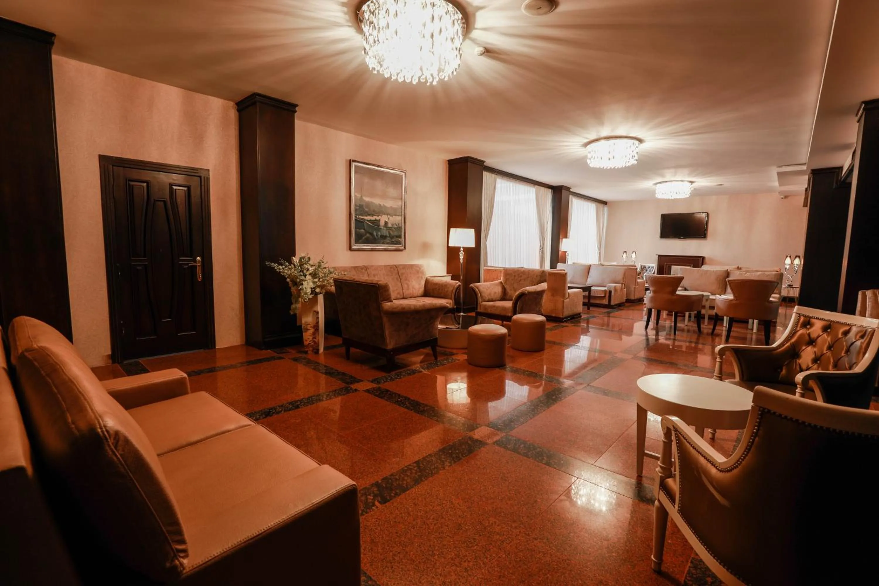 Communal lounge/ TV room in Park Dedeman Baku