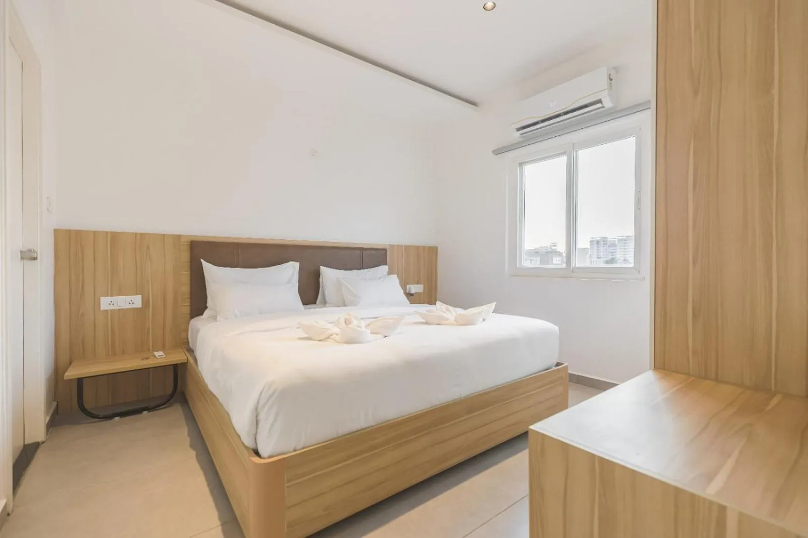 Bedroom, Bed in Akoya Business Hotel Whitefield