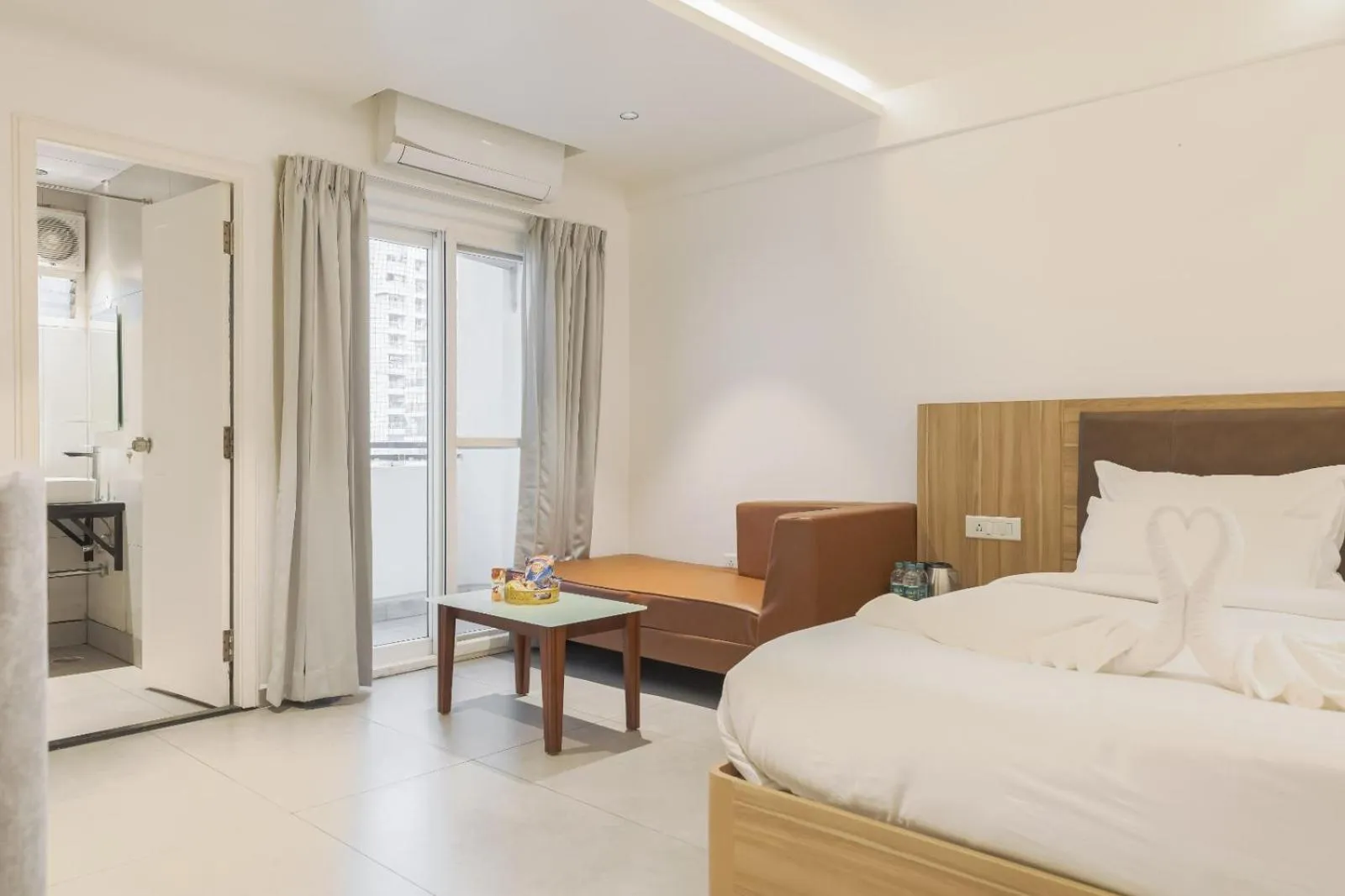 Photo of the whole room, Bed in Akoya Business Hotel Whitefield