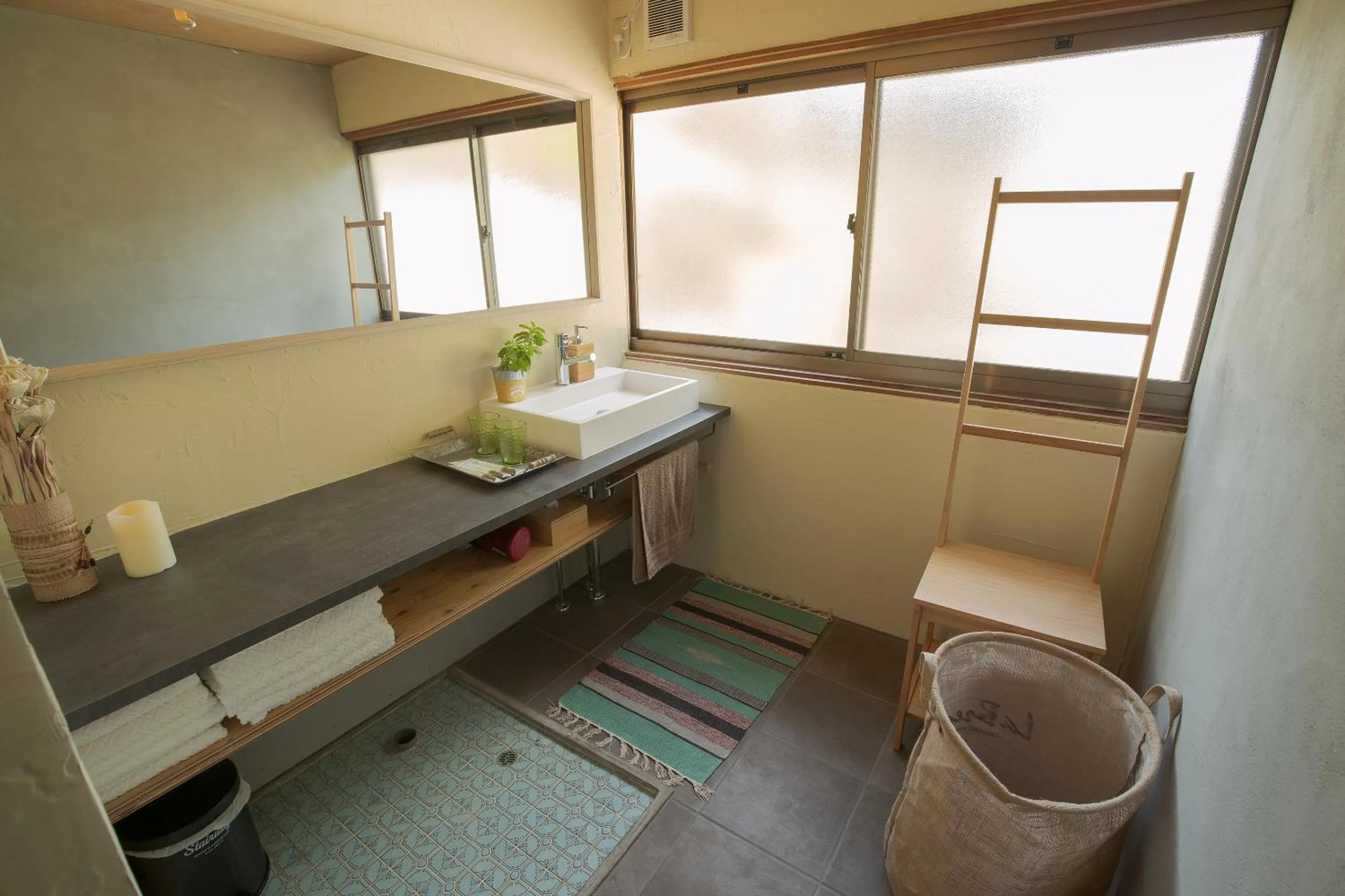 Bathroom in La toile