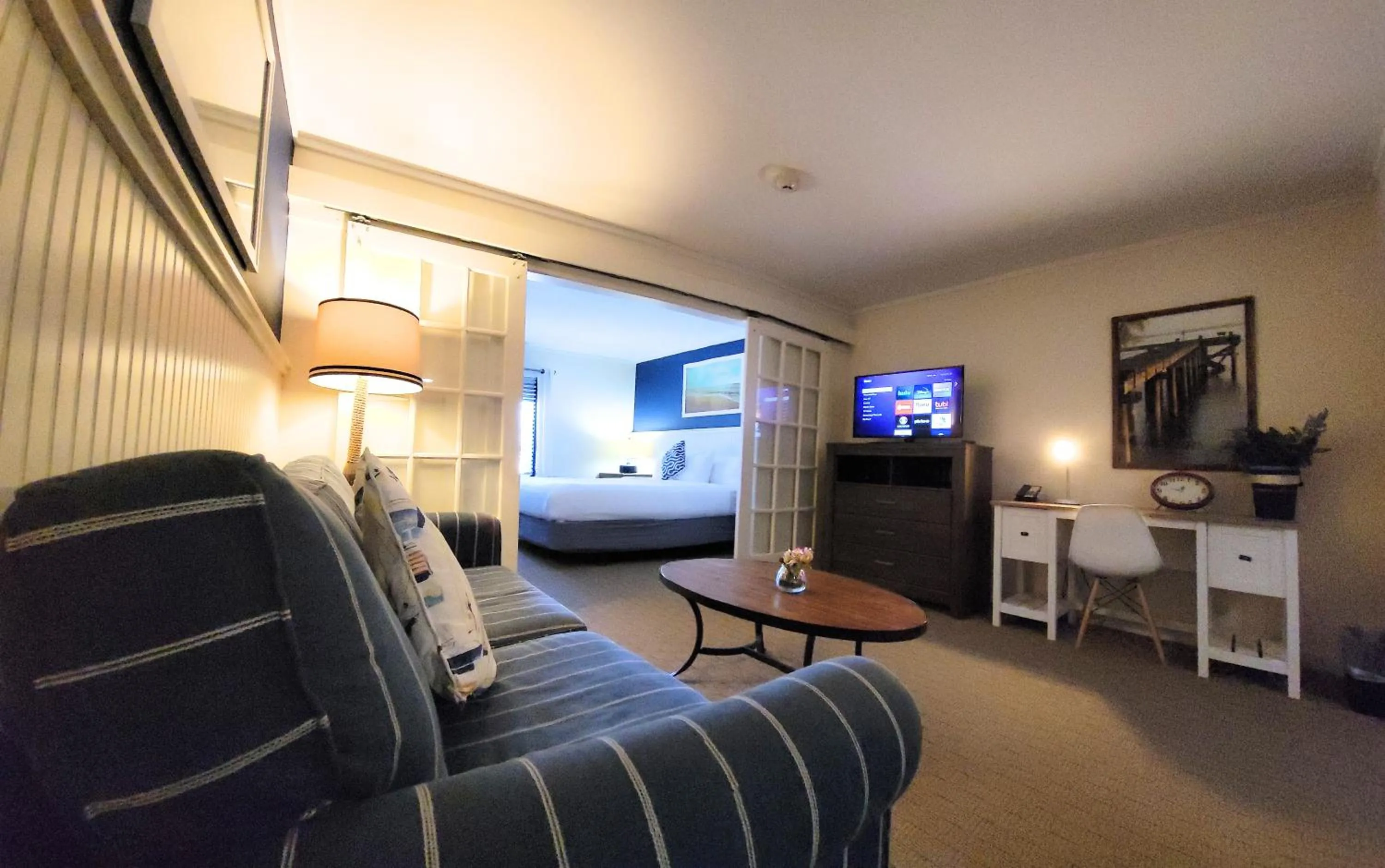 Bedroom, Bed in Circle Hotel Fairfield