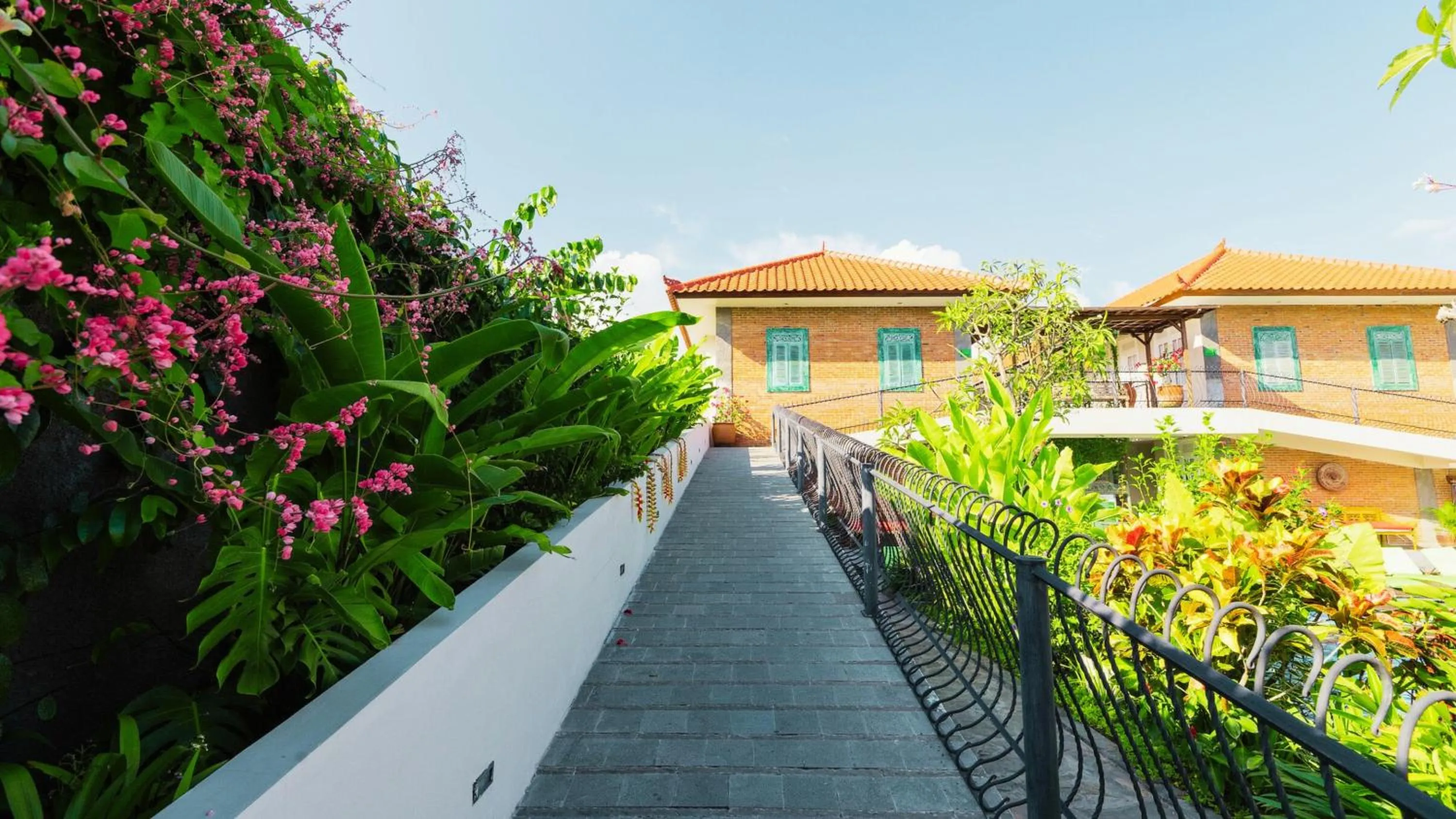 Garden in SOLTERRA SEMINYAK Boutique Hotel & Spa Powered by Archipelago