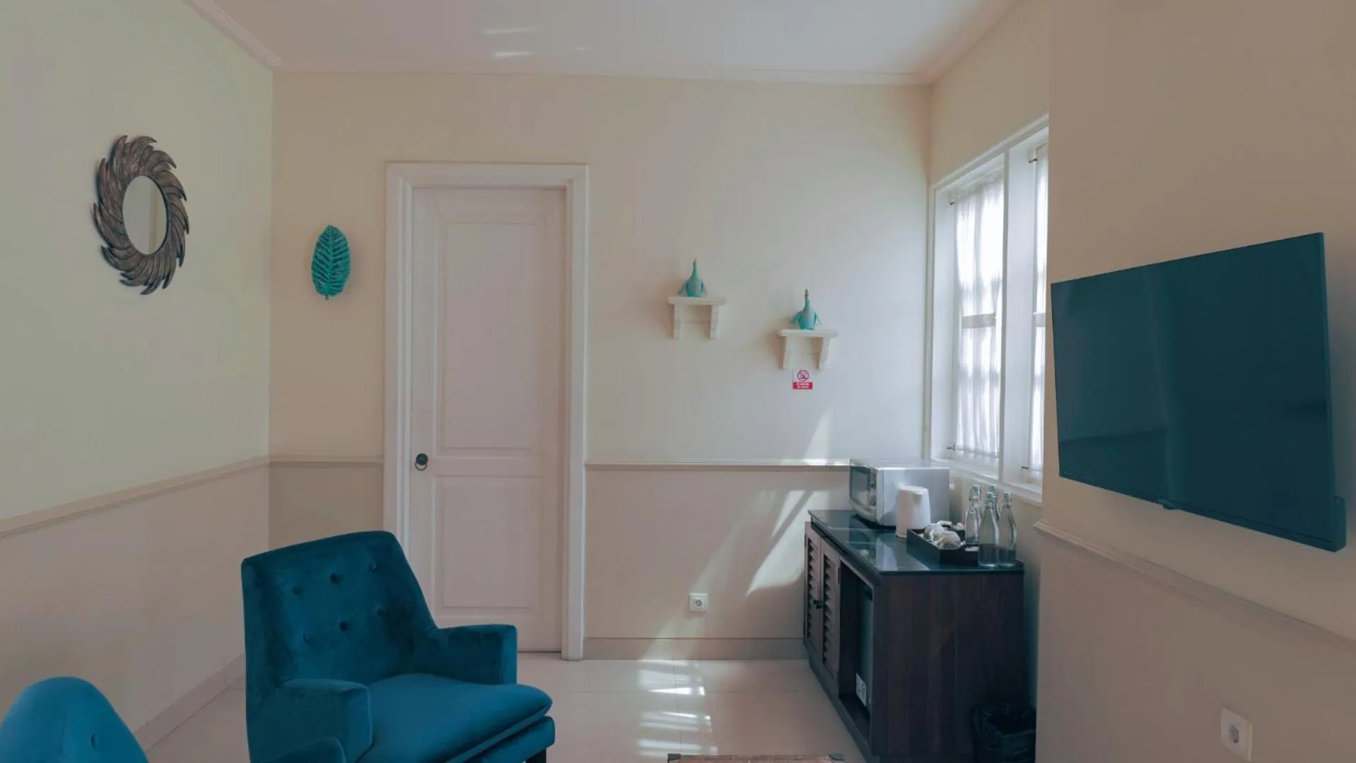 Living room in SOLTERRA SEMINYAK Boutique Hotel & Spa Powered by Archipelago