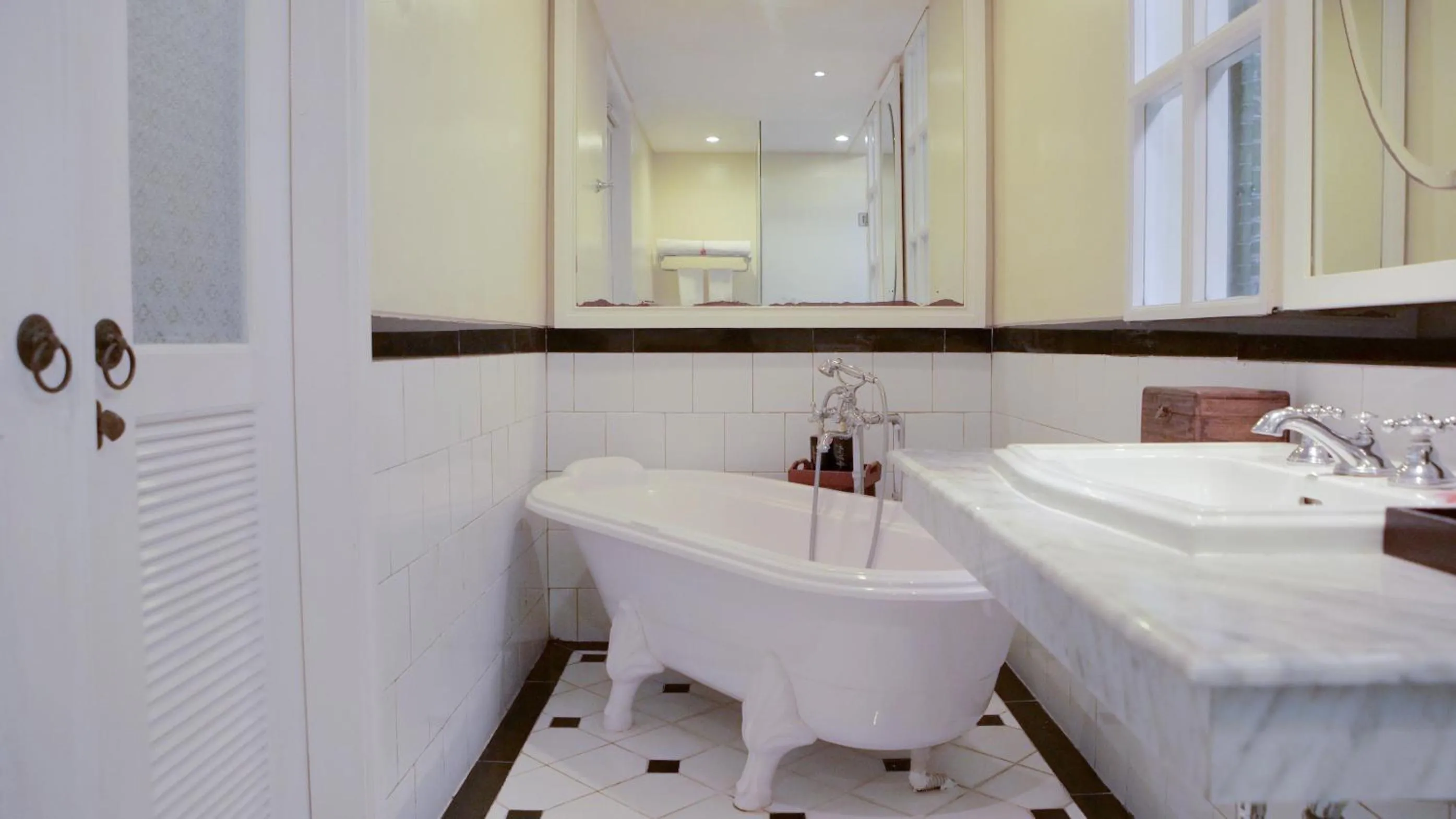 Bathroom in SOLTERRA SEMINYAK Boutique Hotel & Spa Powered by Archipelago