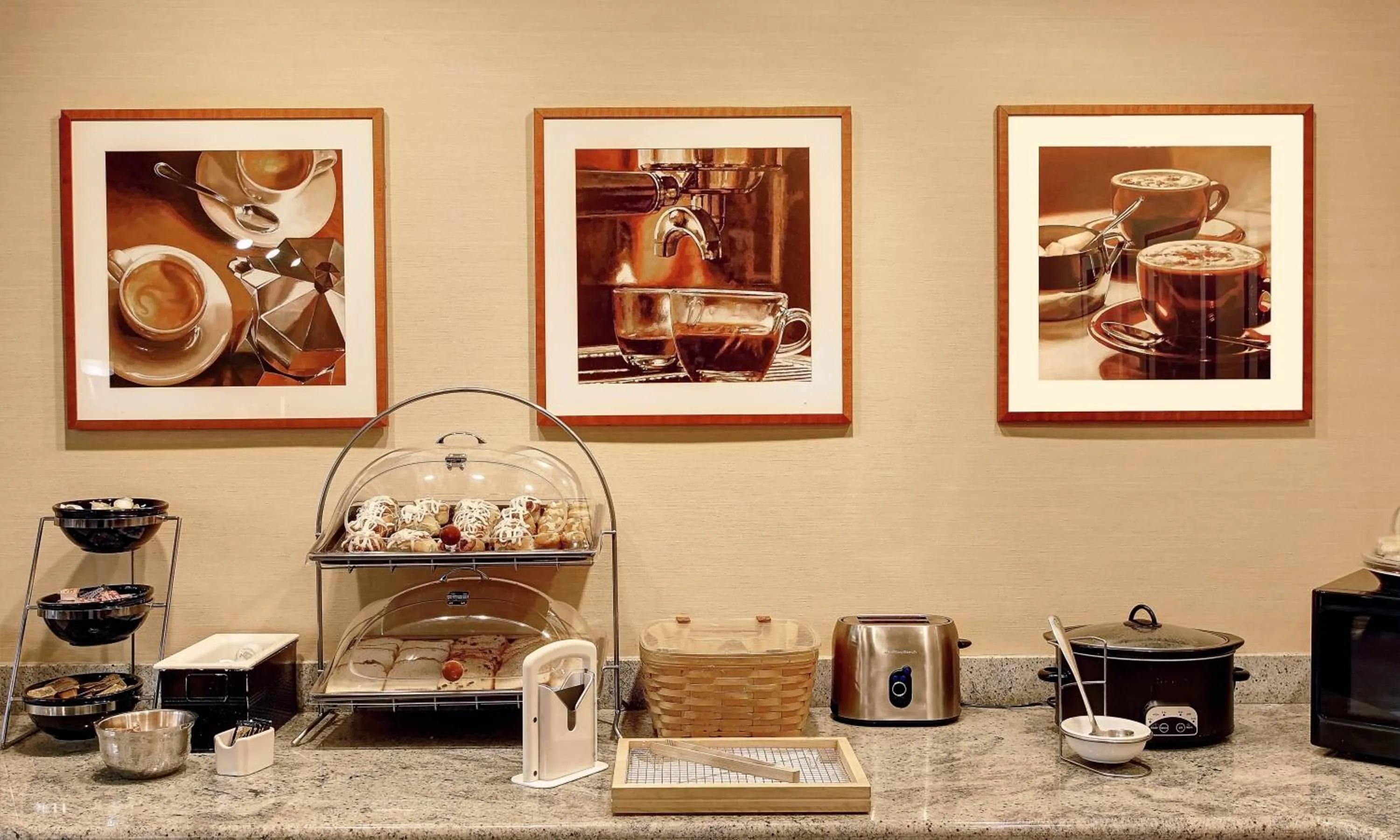 Food in Phoenix Inn Suites Albany