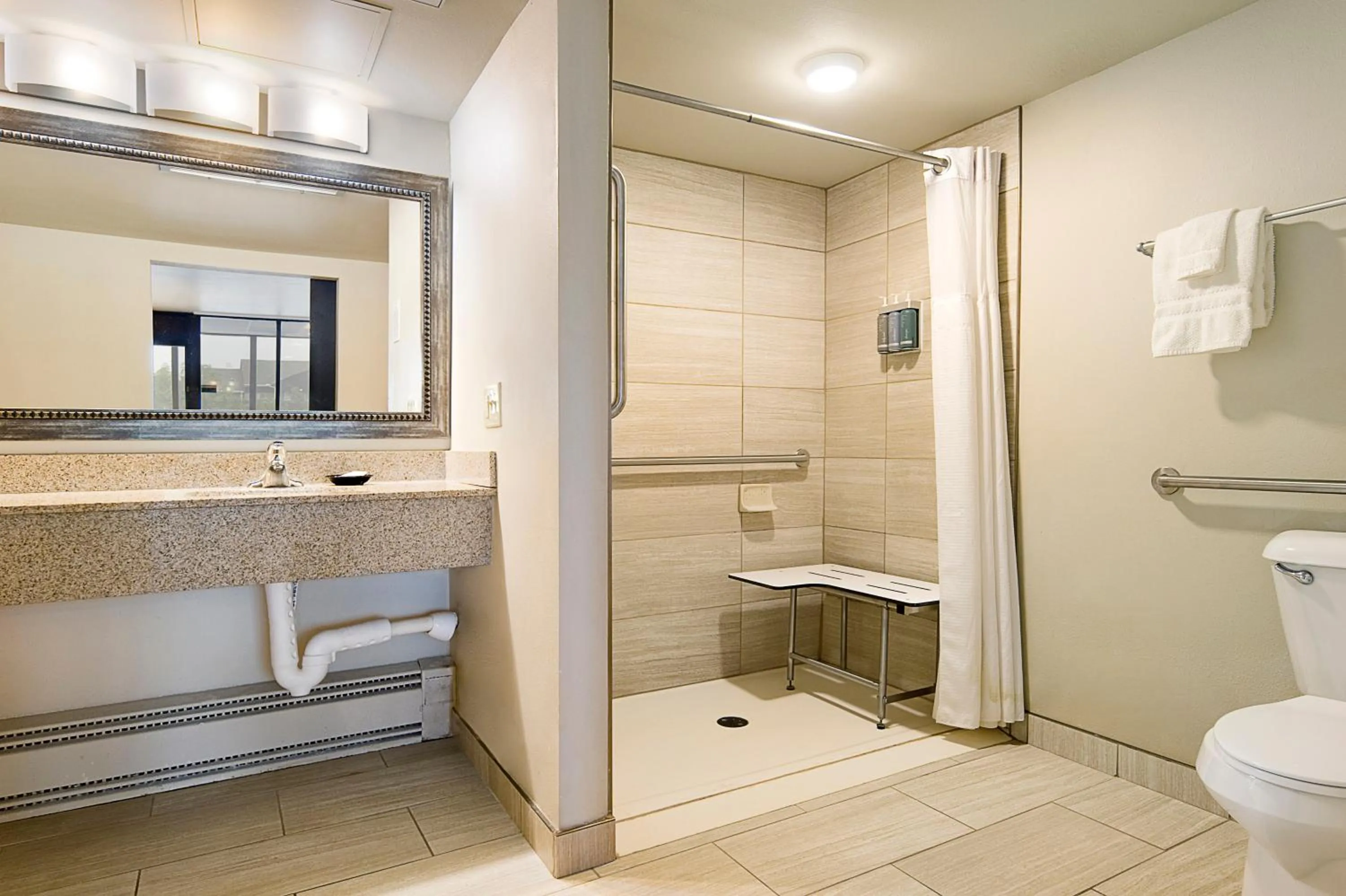 Shower in Aspen Select