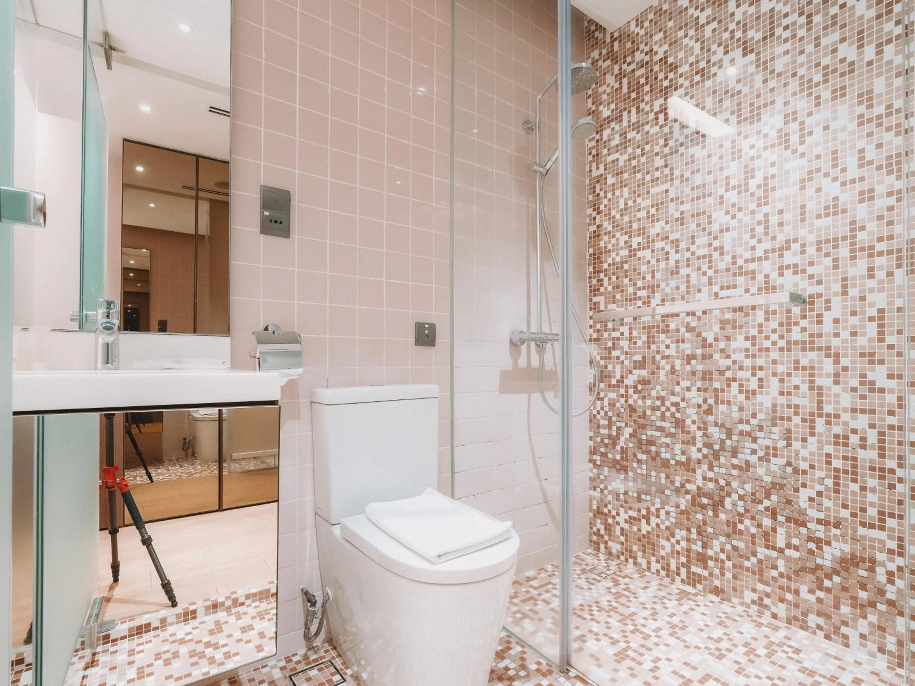 A Hotel Bugis, 11Hrs, Stay From 8PM To 9AM