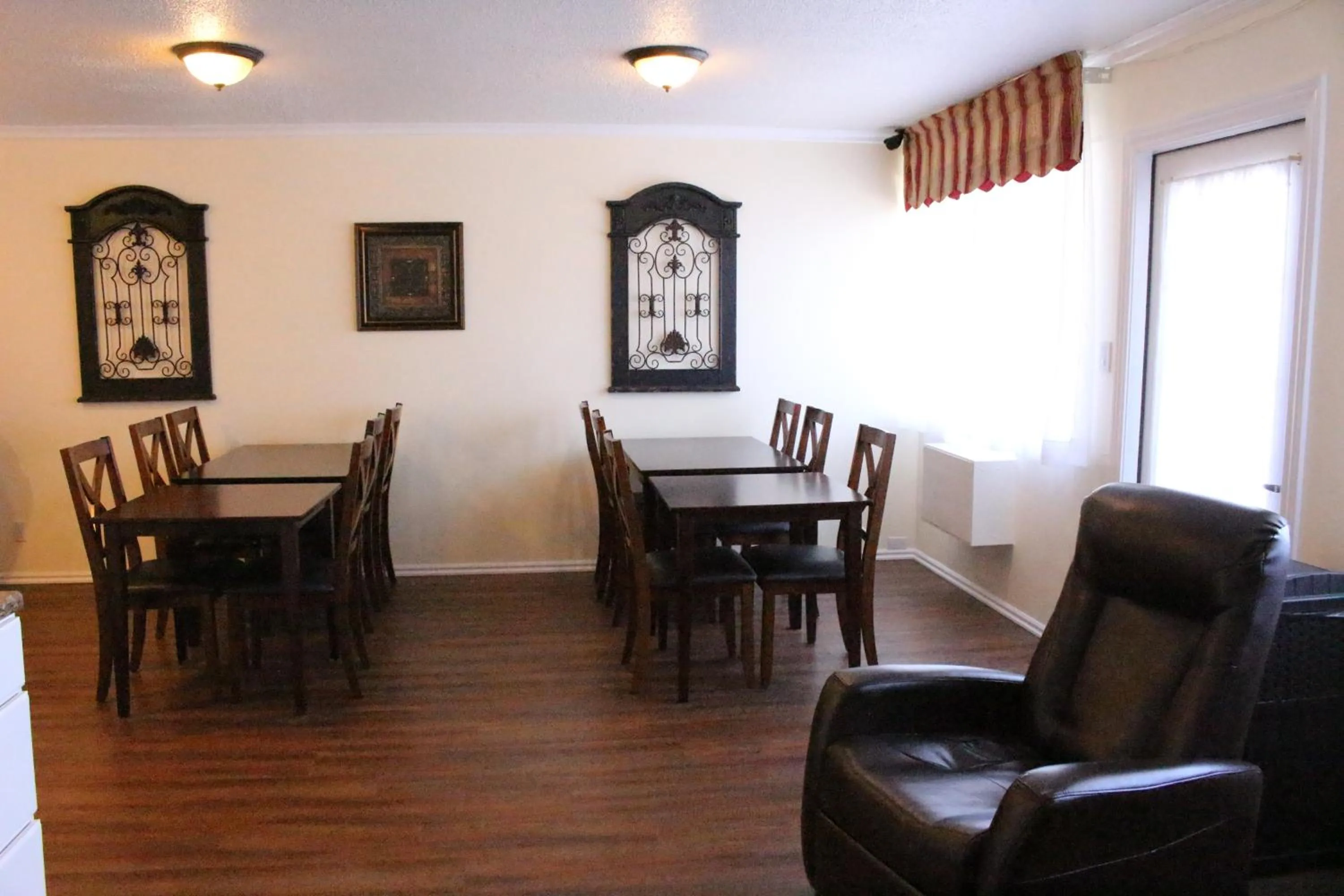 Dining area in Sovana Inn