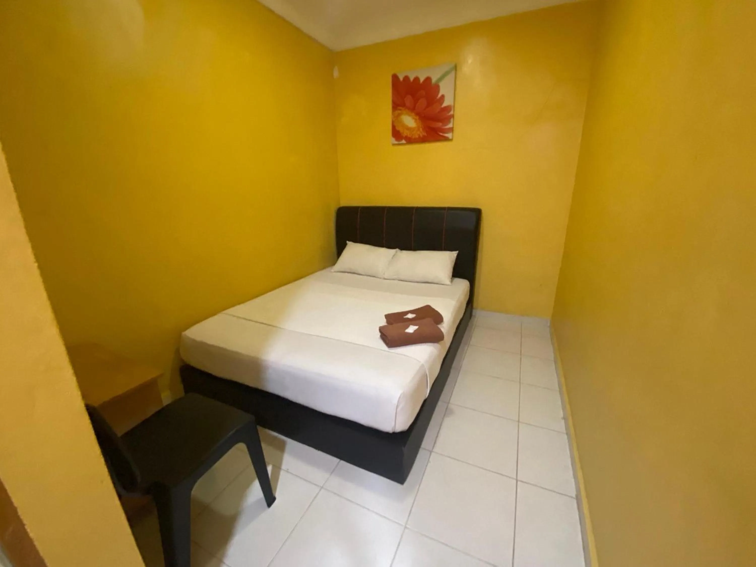 Photo of the whole room, Bed in Hotel O De Anjung