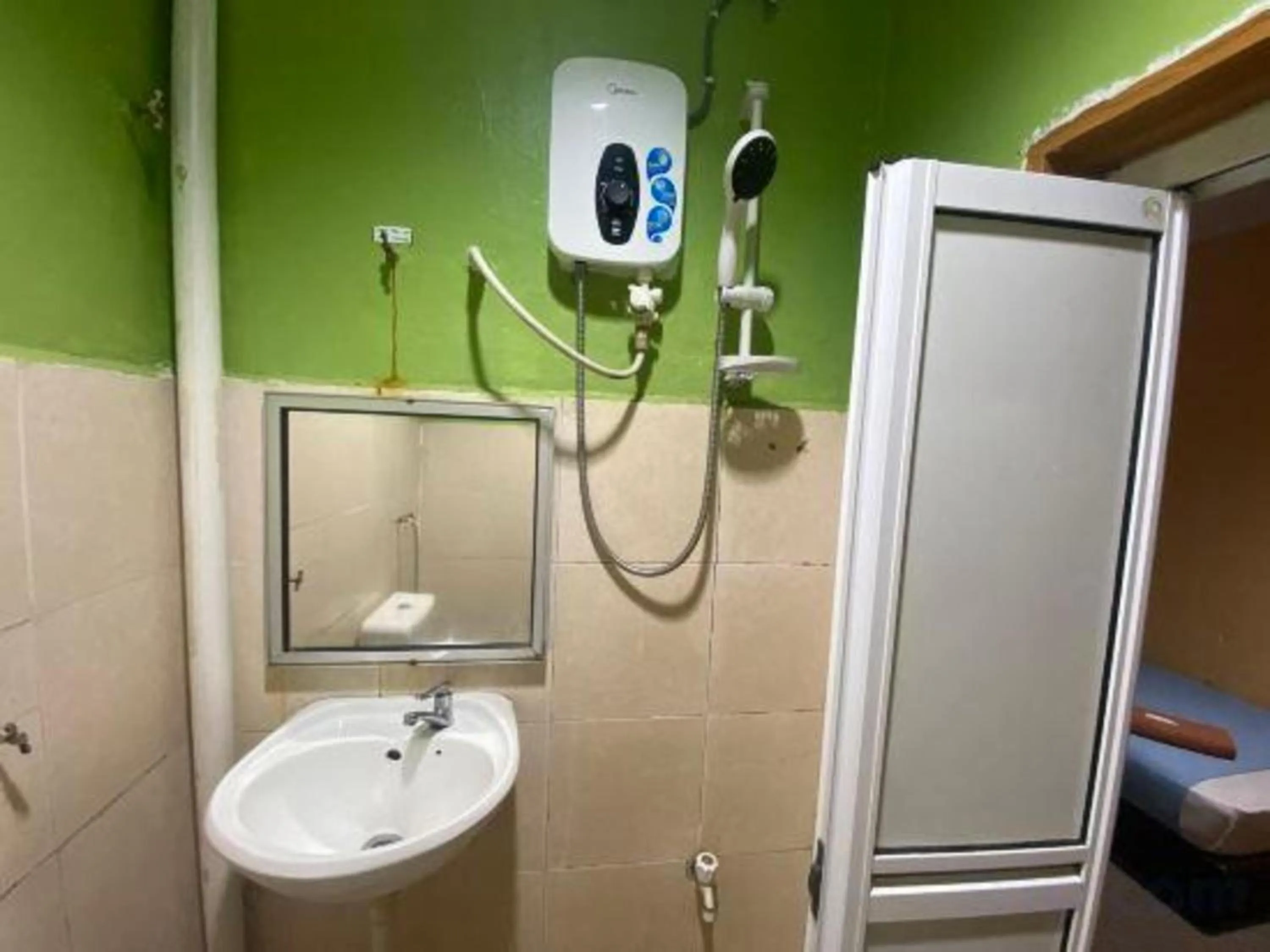 Bathroom in Hotel O De Anjung